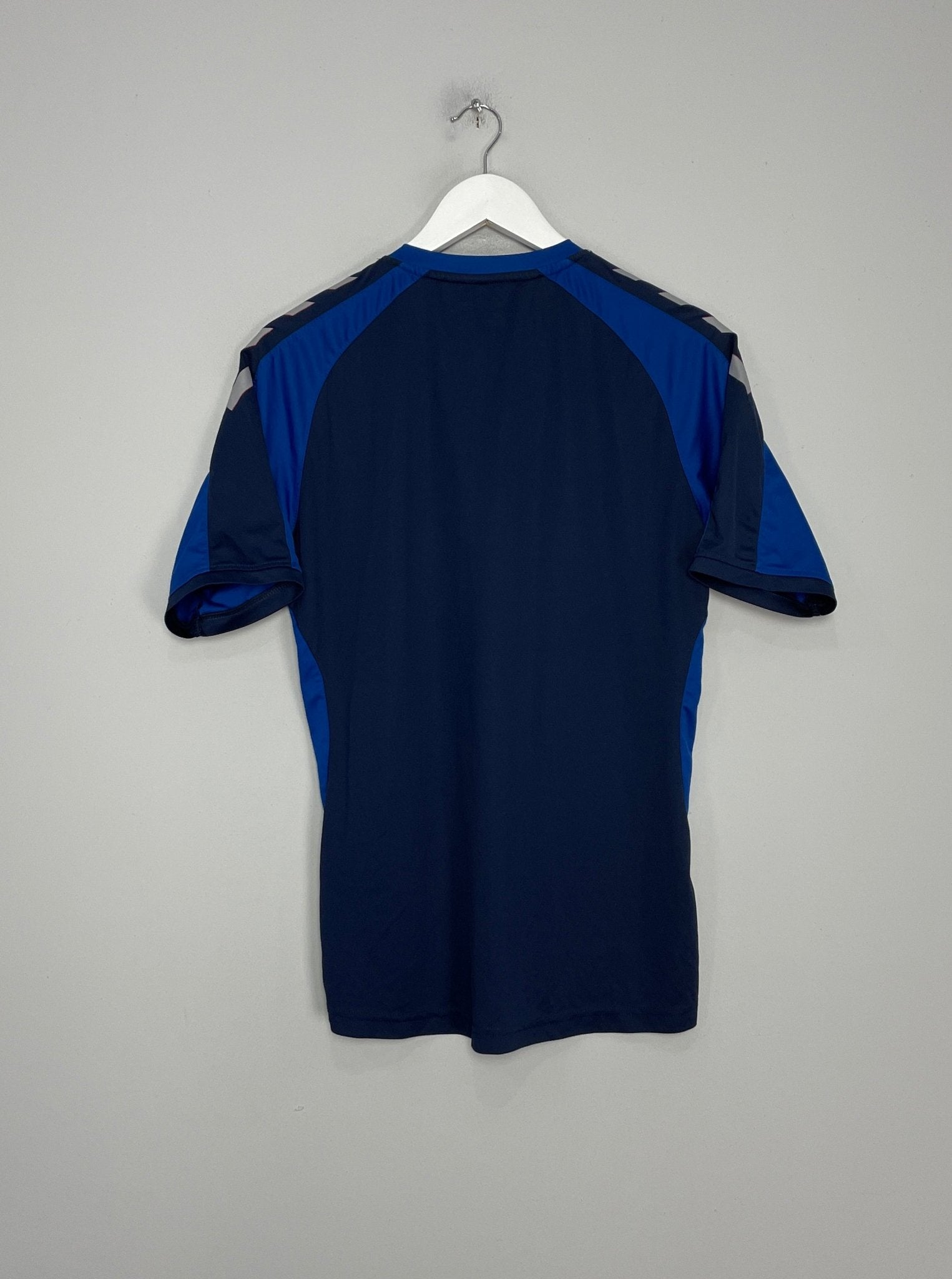 Shop 2018/19 RANGERS *STAFF ISSUE* TRAINING SHIRT (M) HUMMEL, classic football shirts, vintage football shirts & retro soccer jerseys at Cult Kits