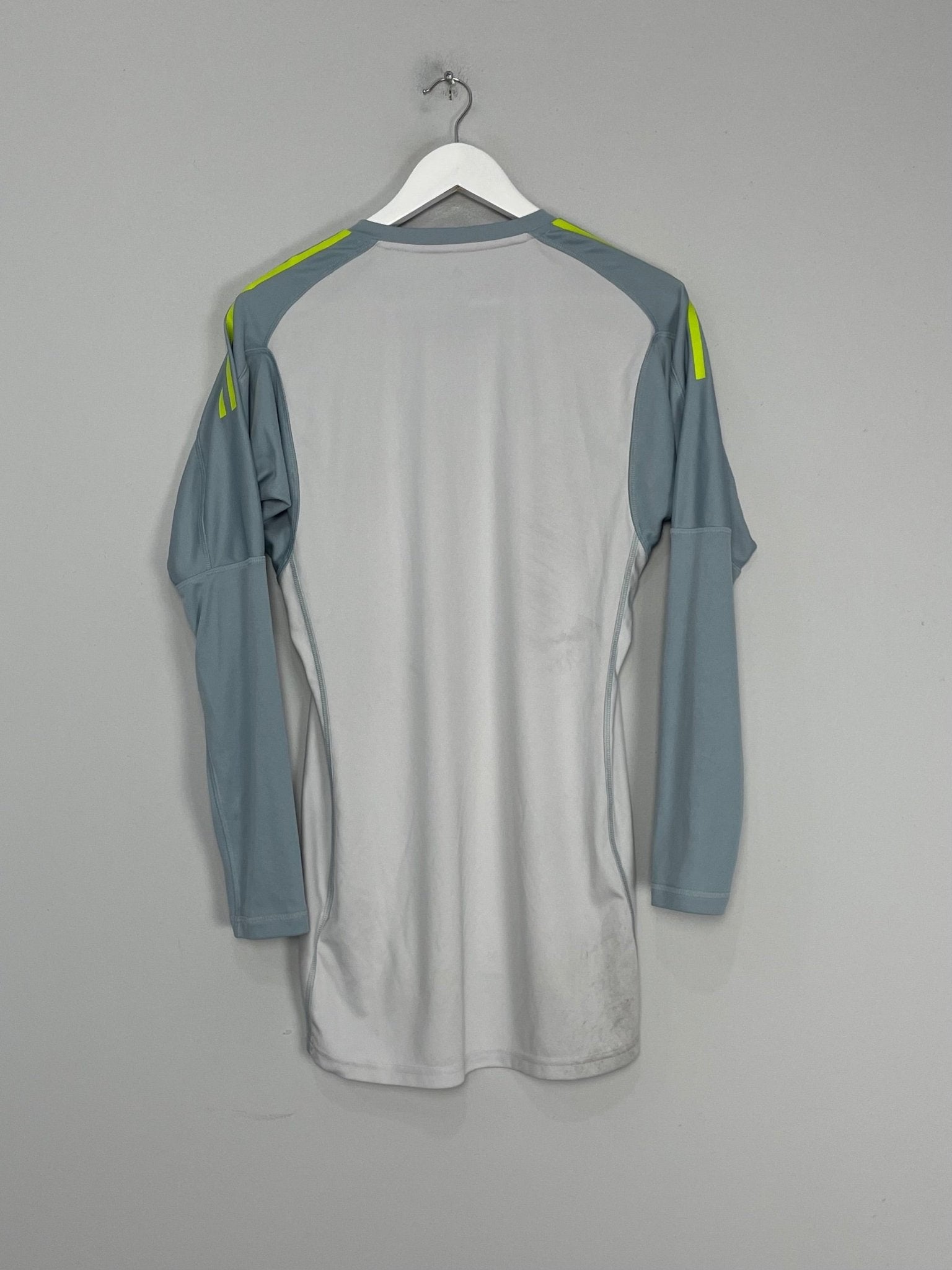 Shop 2018/19 SCOTLAND GK SHIRT (M) ADIDAS, classic football shirts, vintage football shirts & retro soccer jerseys at Cult Kits