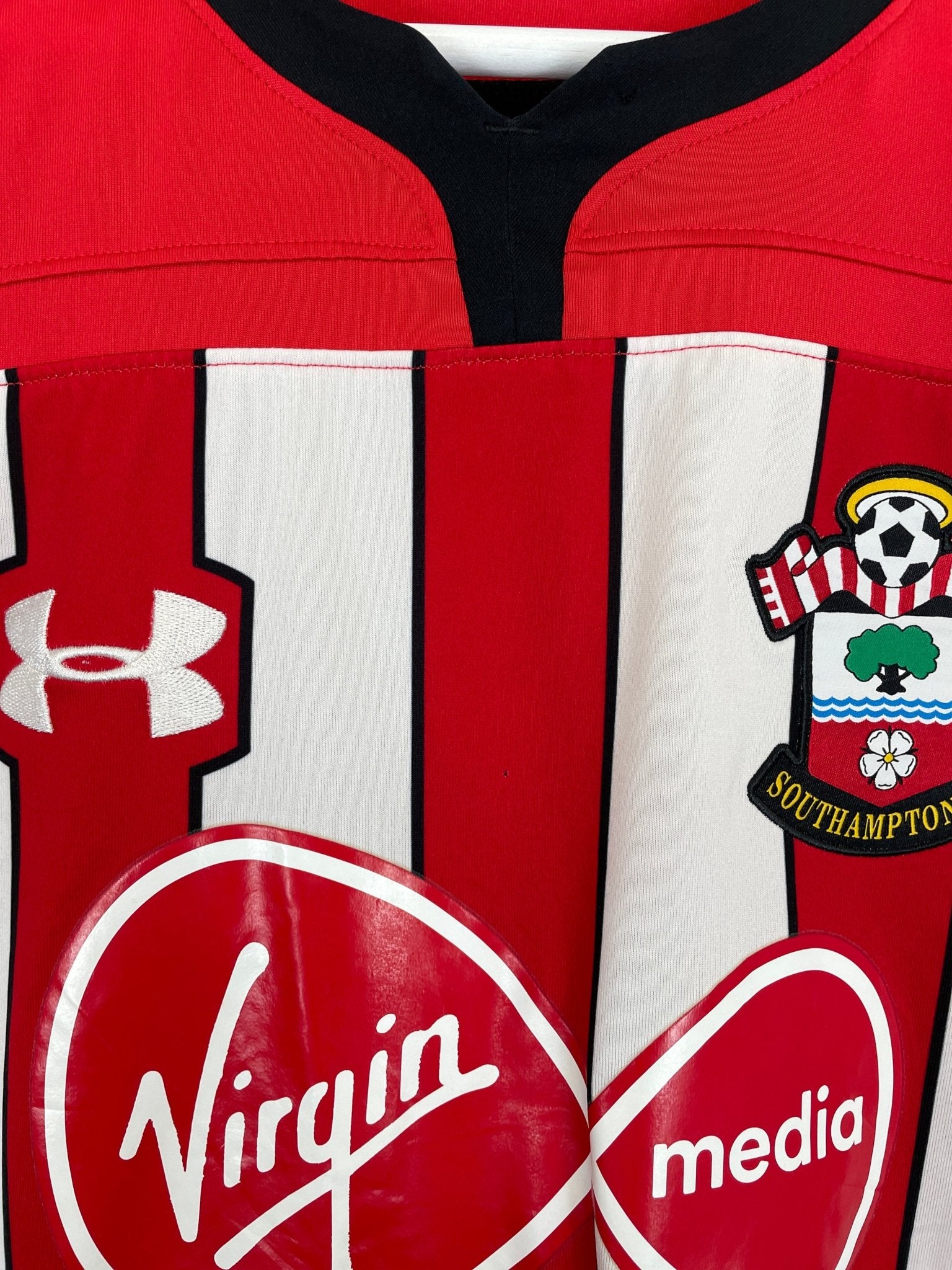 Shop 2018/19 SOUTHAMPTON HOME SHIRT (M) UNDER ARMOUR, classic football shirts, vintage football shirts & retro soccer jerseys at Cult Kits