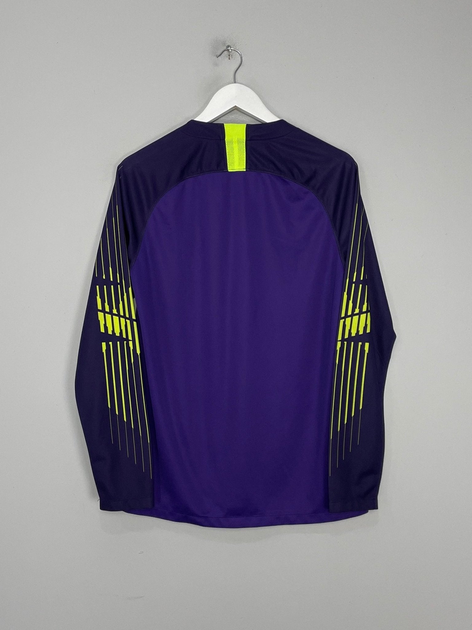 Shop 2018/19 TOTTENHAM GK SHIRT (M) NIKE, classic football shirts, vintage football shirts & retro soccer jerseys at Cult Kits