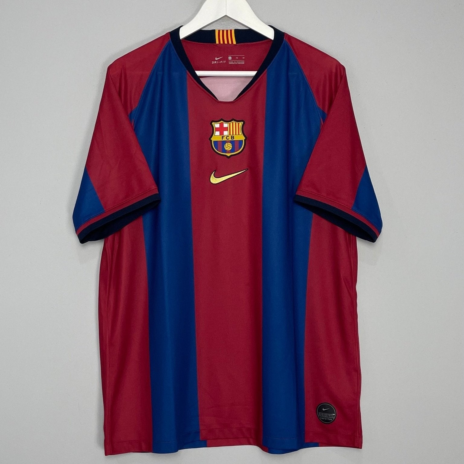 Shop 2019/20 BARCELONA 'EL CLASSICO' HOME SHIRT (XL) NIKE, classic football shirts, vintage football shirts & retro soccer jerseys at Cult Kits