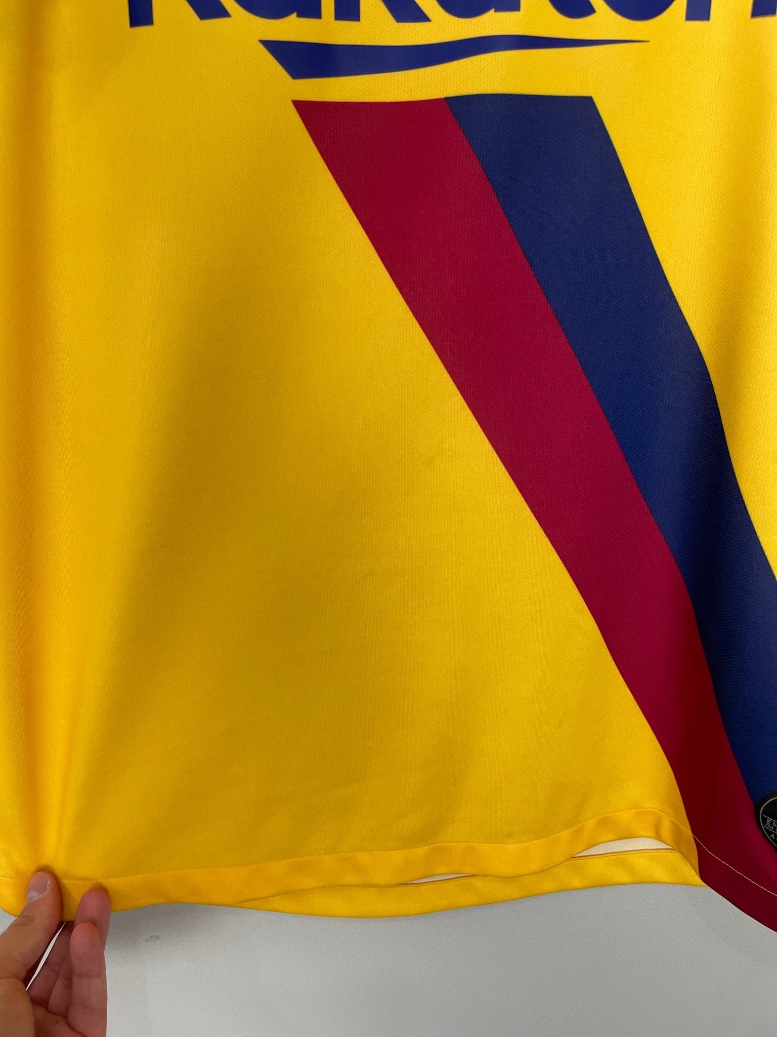 Shop 2019/20 BARCELONA MESSI #10 AWAY SHIRT (M) NIKE, classic football shirts, vintage football shirts & retro soccer jerseys at Cult Kits
