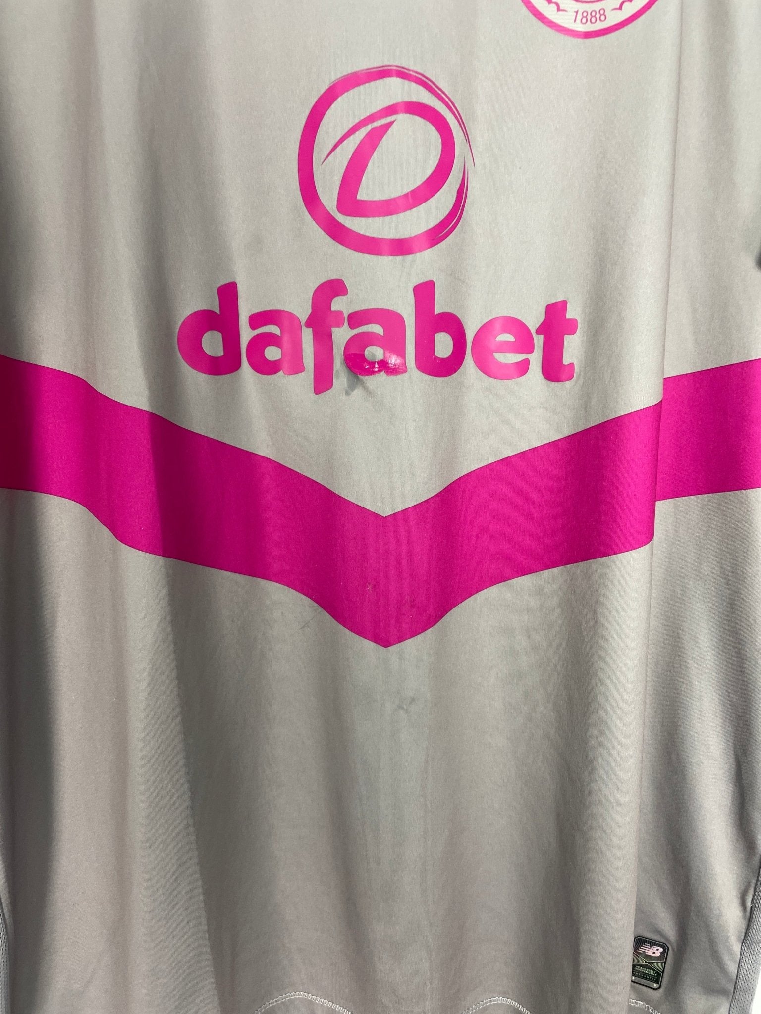 Shop 2019/20 CELTIC THIRD SHIRT (XL) NEW BALANCE, classic football shirts, vintage football shirts & retro soccer jerseys at Cult Kits