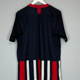 Shop 2019/20 EINTRACHT FRANKFURT HOME SHIRT (L) NIKE, classic football shirts, vintage football shirts & retro soccer jerseys at Cult Kits