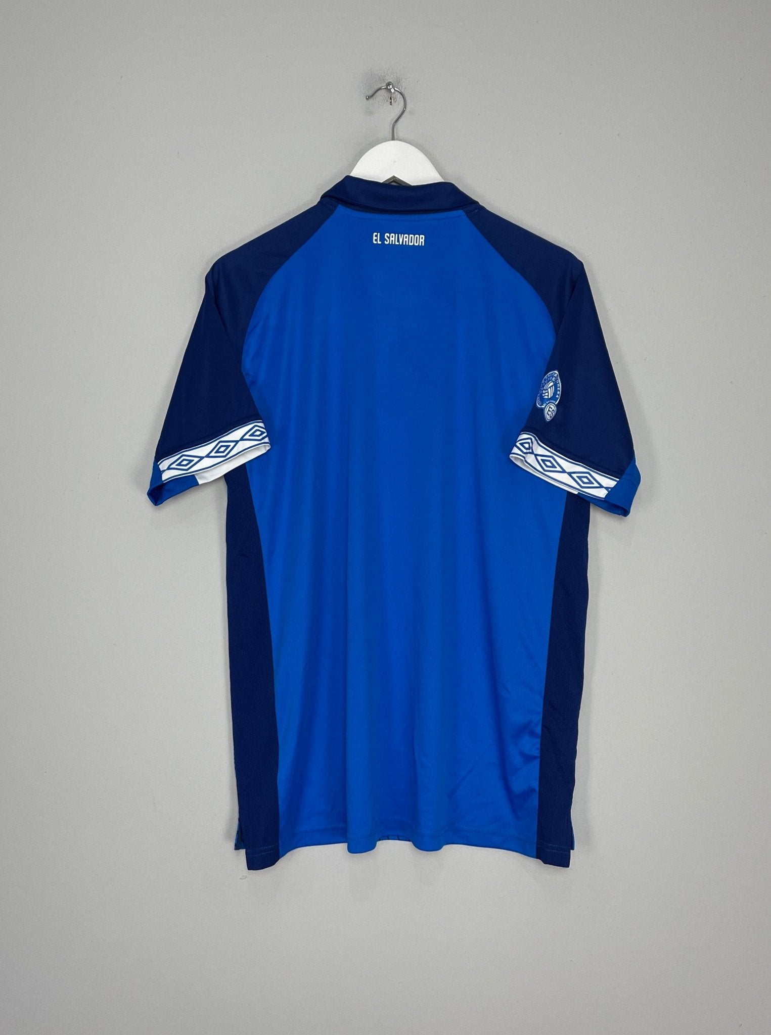 Shop 2019/20 EL SALVADOR HOME SHIRT (L) UMBRO, classic football shirts, vintage football shirts & retro soccer jerseys at Cult Kits