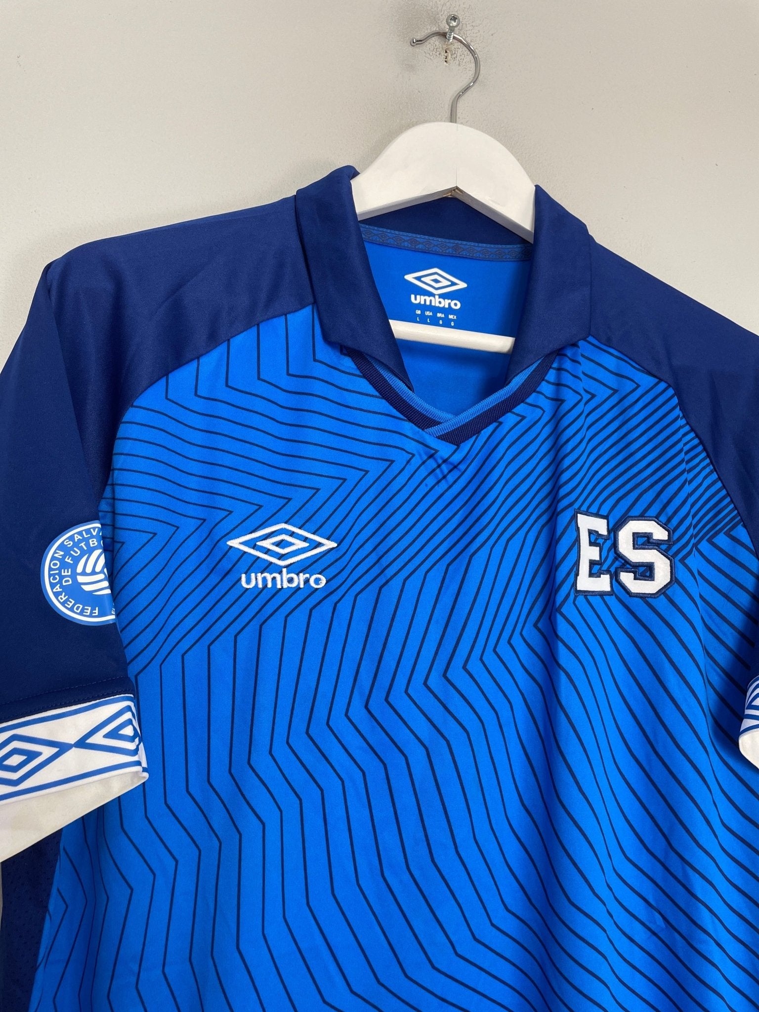 Shop 2019/20 EL SALVADOR HOME SHIRT (L) UMBRO, classic football shirts, vintage football shirts & retro soccer jerseys at Cult Kits