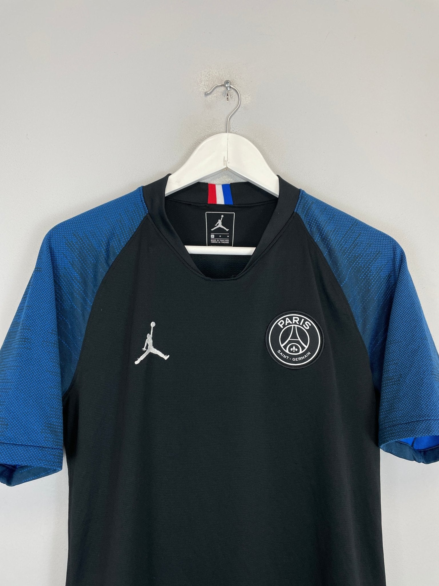 Shop 2019/20 PSG TRAINING SHIRT (M) JORDAN, classic football shirts, vintage football shirts & retro soccer jerseys at Cult Kits