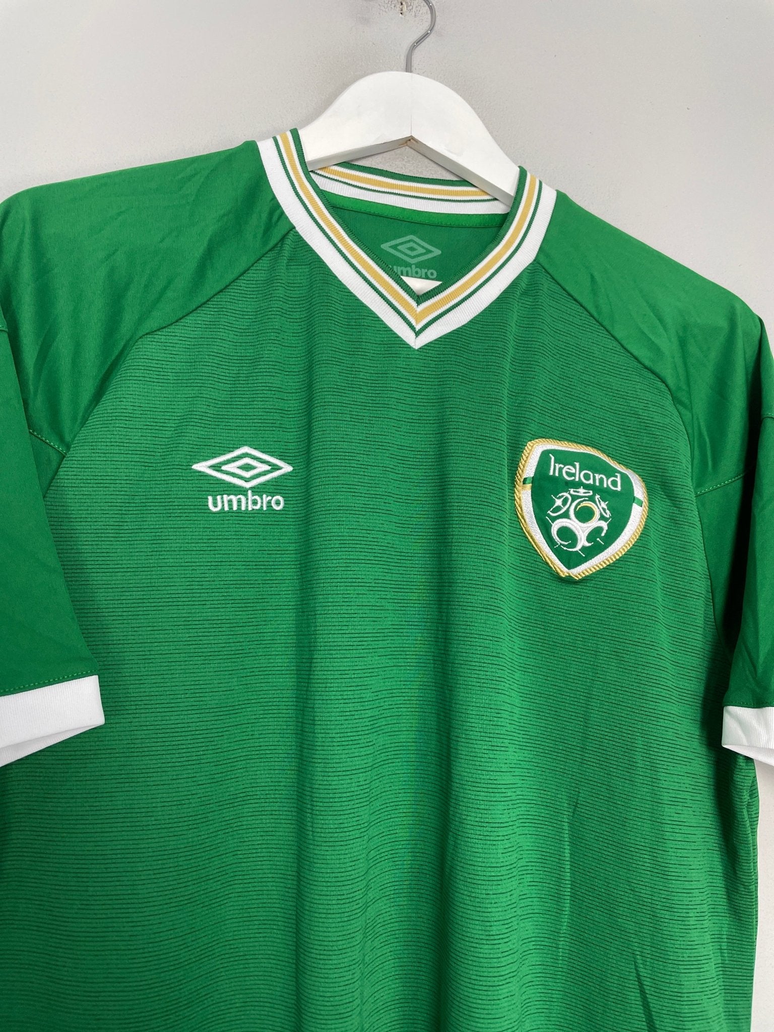 Shop 2020/21 IRELAND HOME SHIRT (XL) UMBRO, classic football shirts, vintage football shirts & retro soccer jerseys at Cult Kits