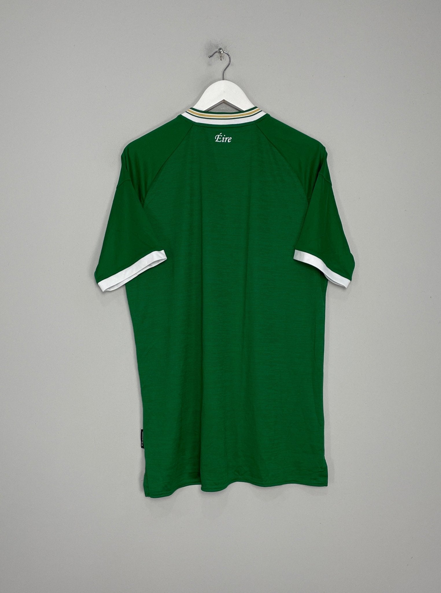 Shop 2020/21 IRELAND HOME SHIRT (XL) UMBRO, classic football shirts, vintage football shirts & retro soccer jerseys at Cult Kits