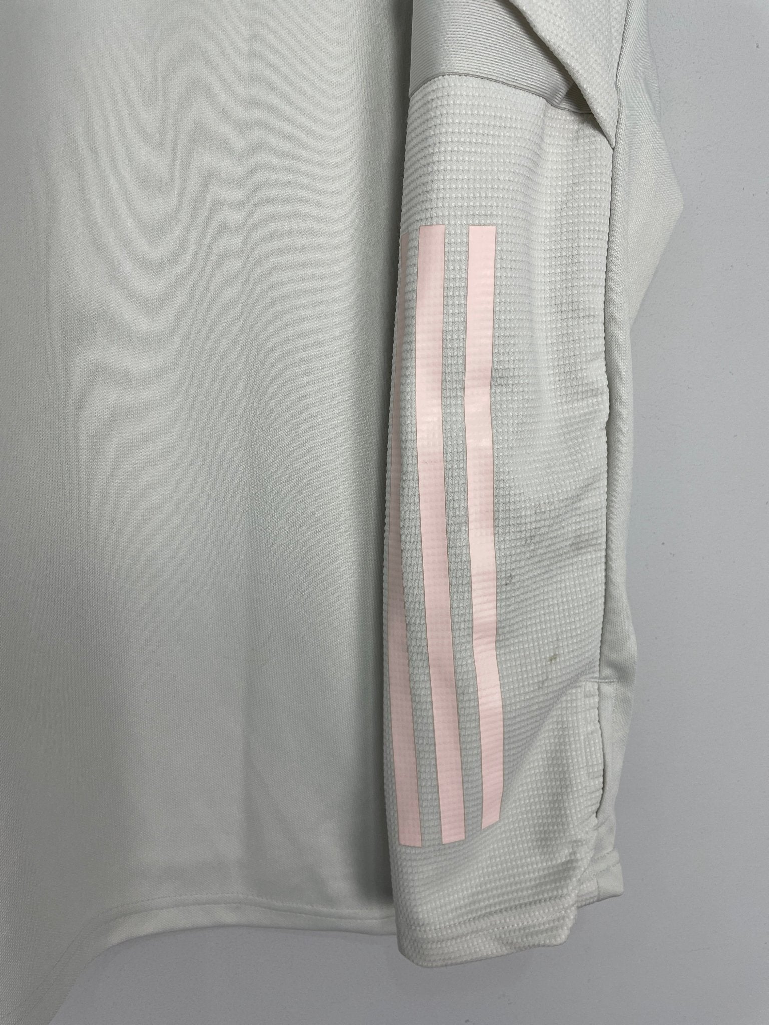 Shop 2020/21 JUVENTUS DRILL TOP (XL) ADIDAS, classic football shirts, vintage football shirts & retro soccer jerseys at Cult Kits