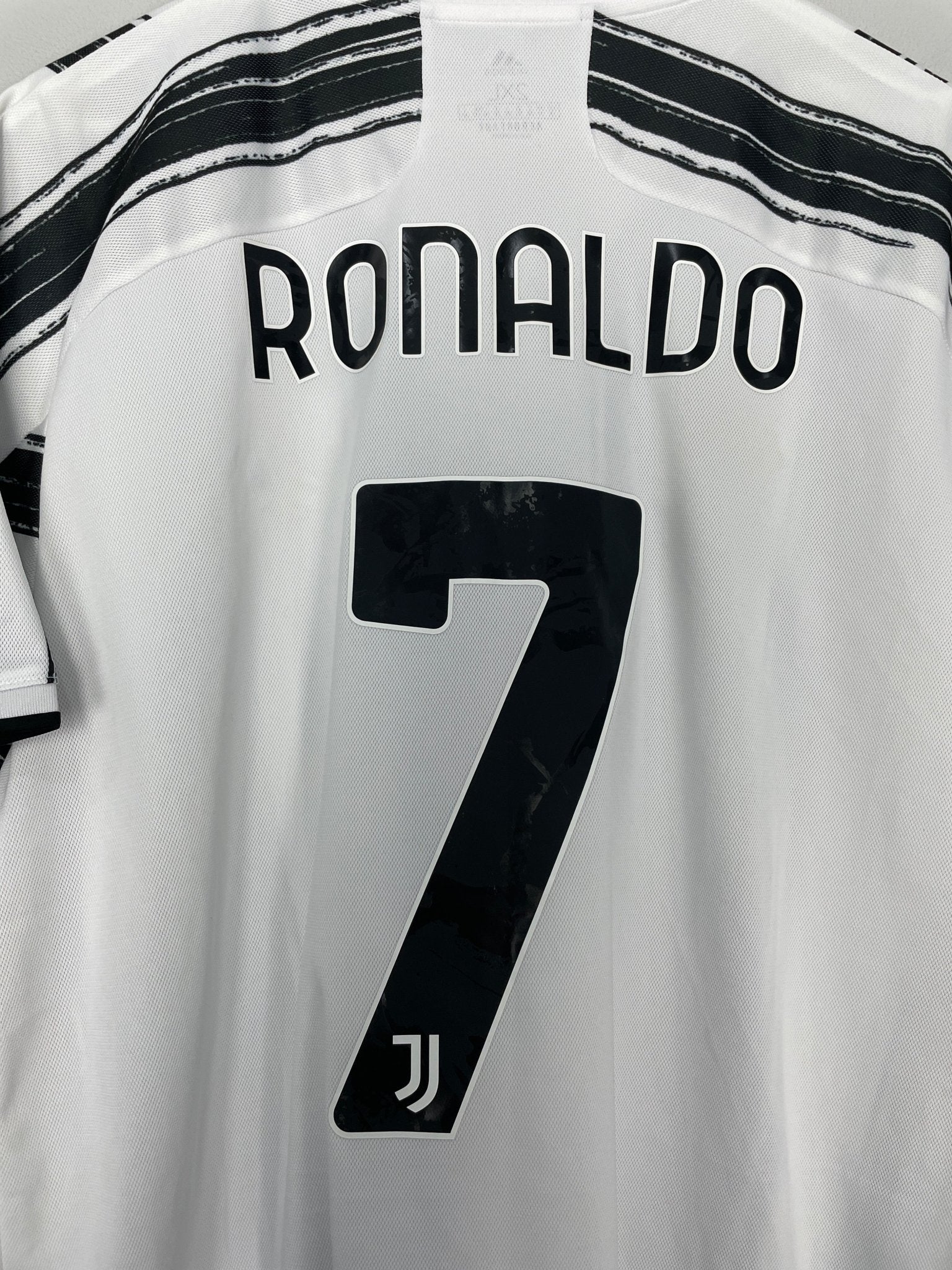 Shop 2020/21 JUVENTUS RONALDO #7 HOME SHIRT (XXL) ADIDAS, classic football shirts, vintage football shirts & retro soccer jerseys at Cult Kits