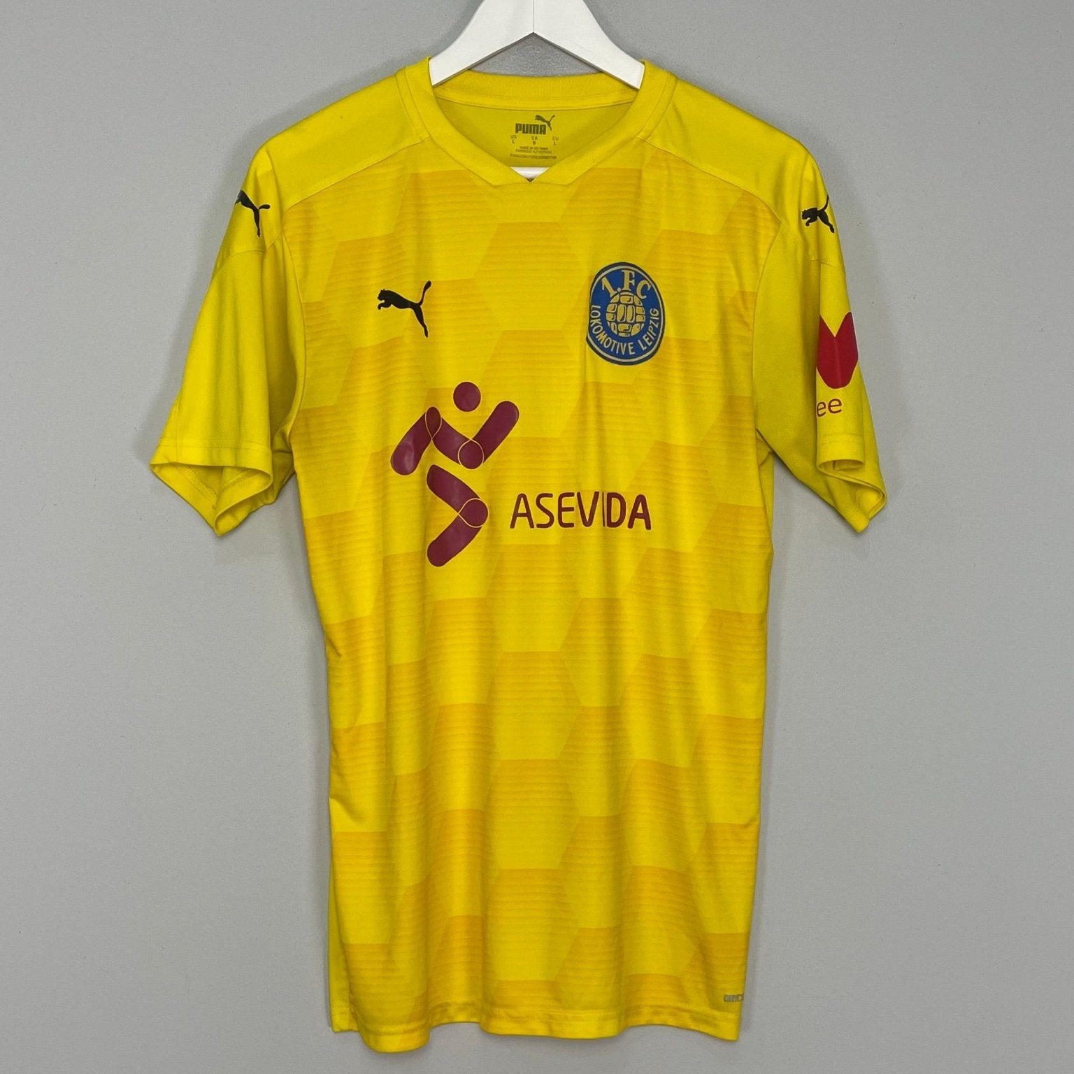 Shop 2020/21 LOKOMOTIVE LEIPZIG HOME SHIRT (L) PUMA, classic football shirts, vintage football shirts & retro soccer jerseys at Cult Kits