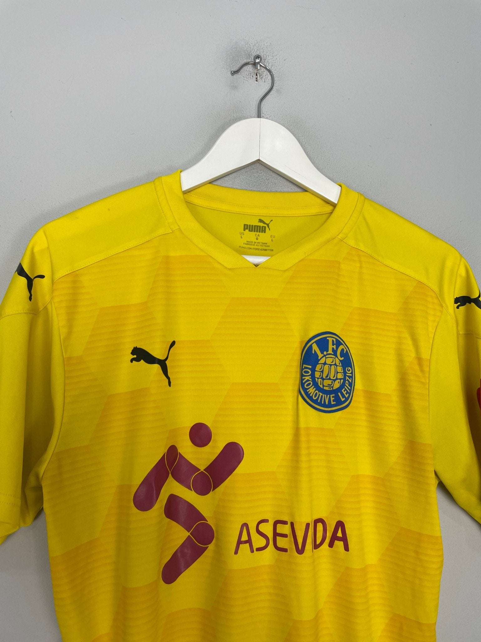 Shop 2020/21 LOKOMOTIVE LEIPZIG HOME SHIRT (L) PUMA, classic football shirts, vintage football shirts & retro soccer jerseys at Cult Kits