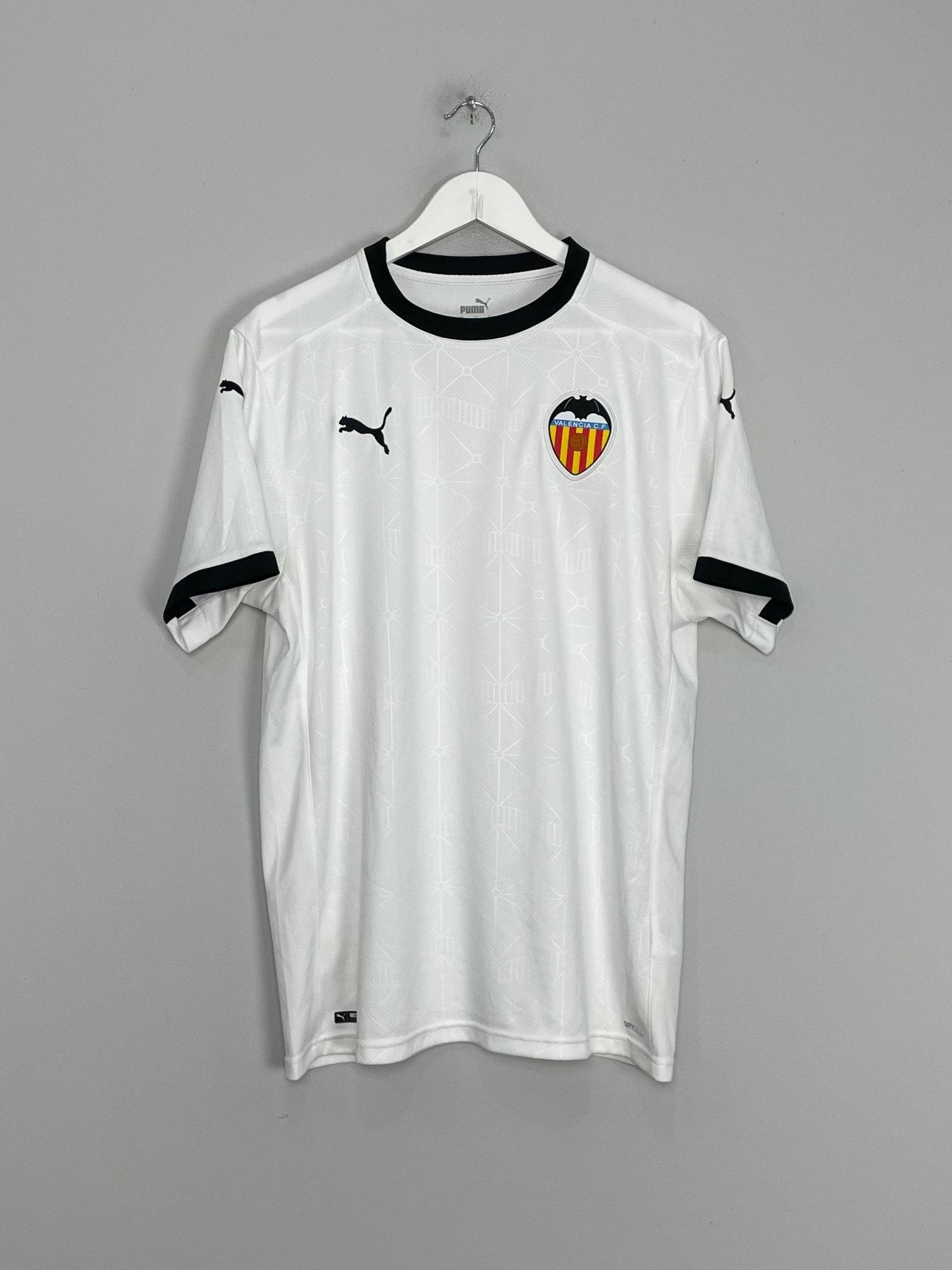 Shop 2020/21 VALENCIA HOME SHIRT (L) PUMA, classic football shirts, vintage football shirts & retro soccer jerseys at Cult Kits