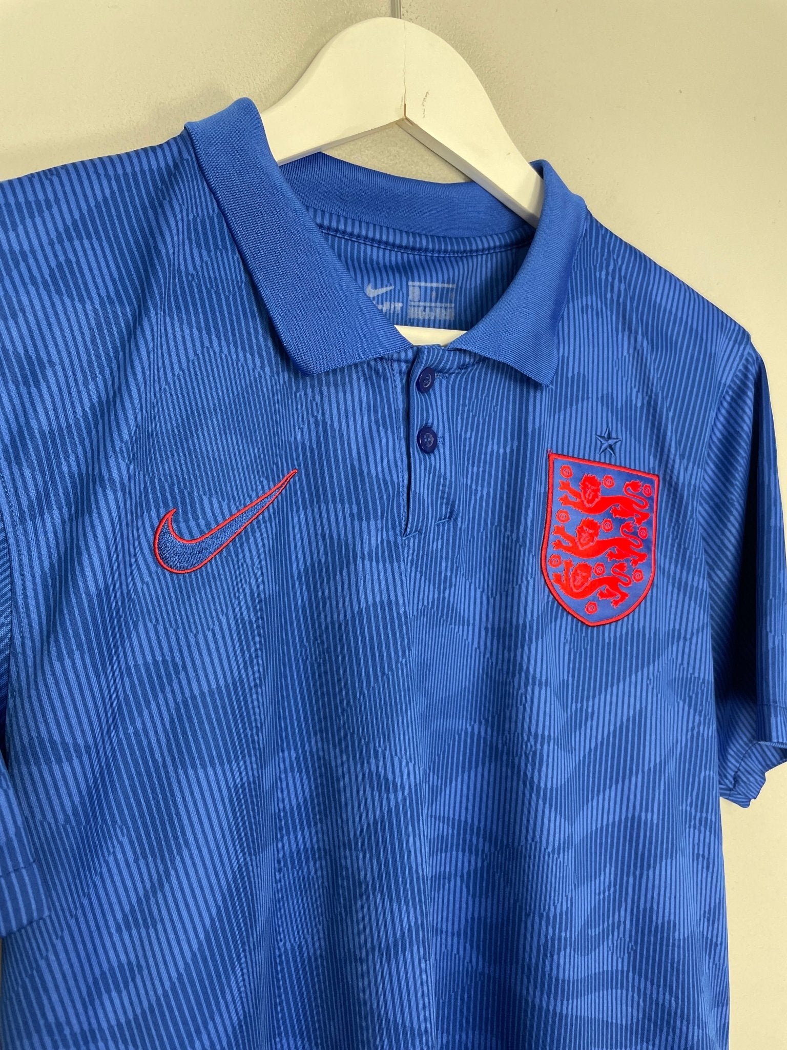 Shop 2020/22 ENGLAND AWAY SHIRT (M) NIKE, classic football shirts, vintage football shirts & retro soccer jerseys at Cult Kits