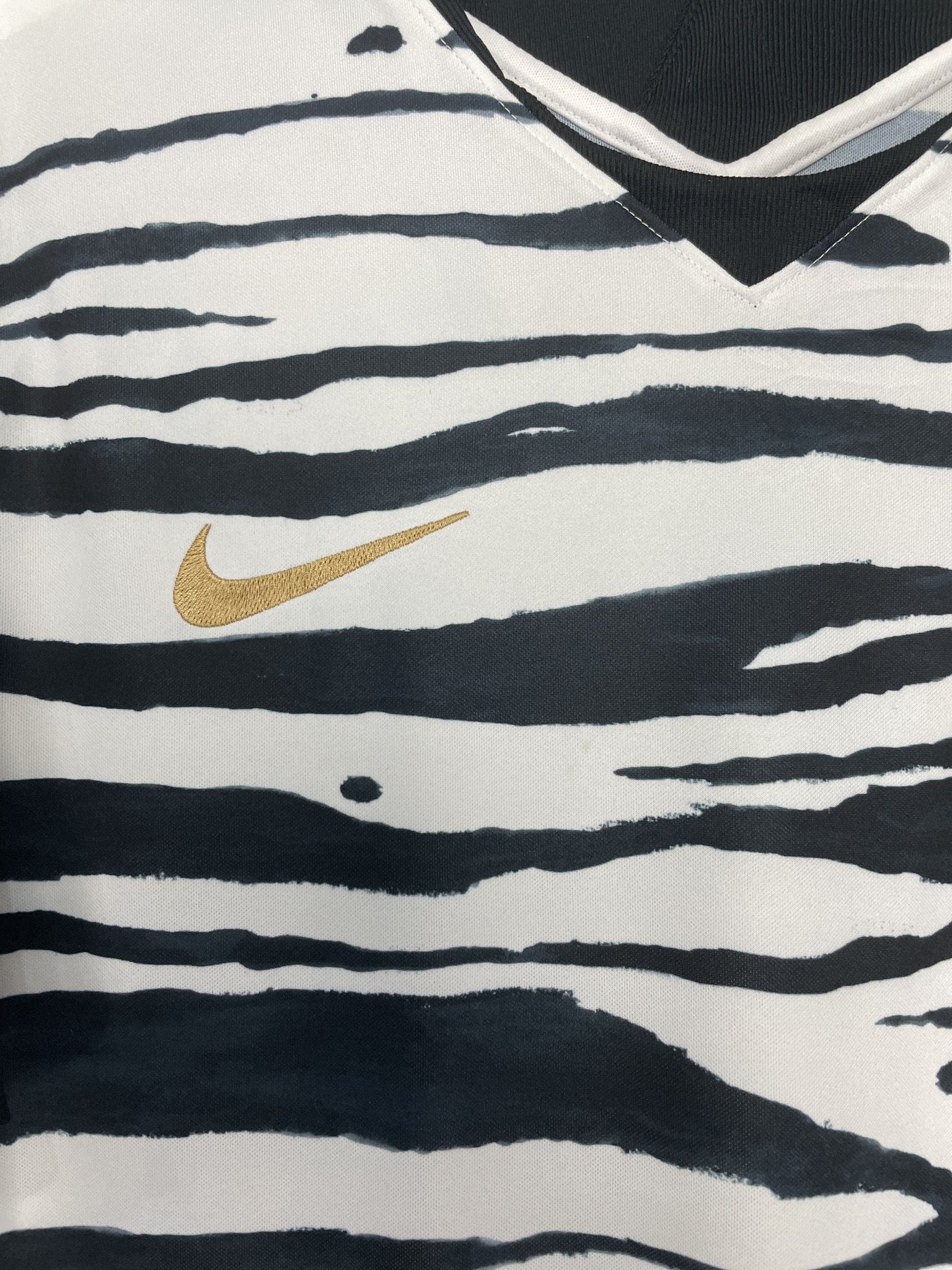Shop 2020/22 SOUTH KOREA AWAY SHIRT (L) NIKE, classic football shirts, vintage football shirts & retro soccer jerseys at Cult Kits