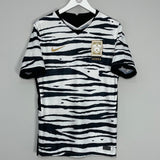 Shop 2020/22 SOUTH KOREA AWAY SHIRT (L) NIKE, classic football shirts, vintage football shirts & retro soccer jerseys at Cult Kits