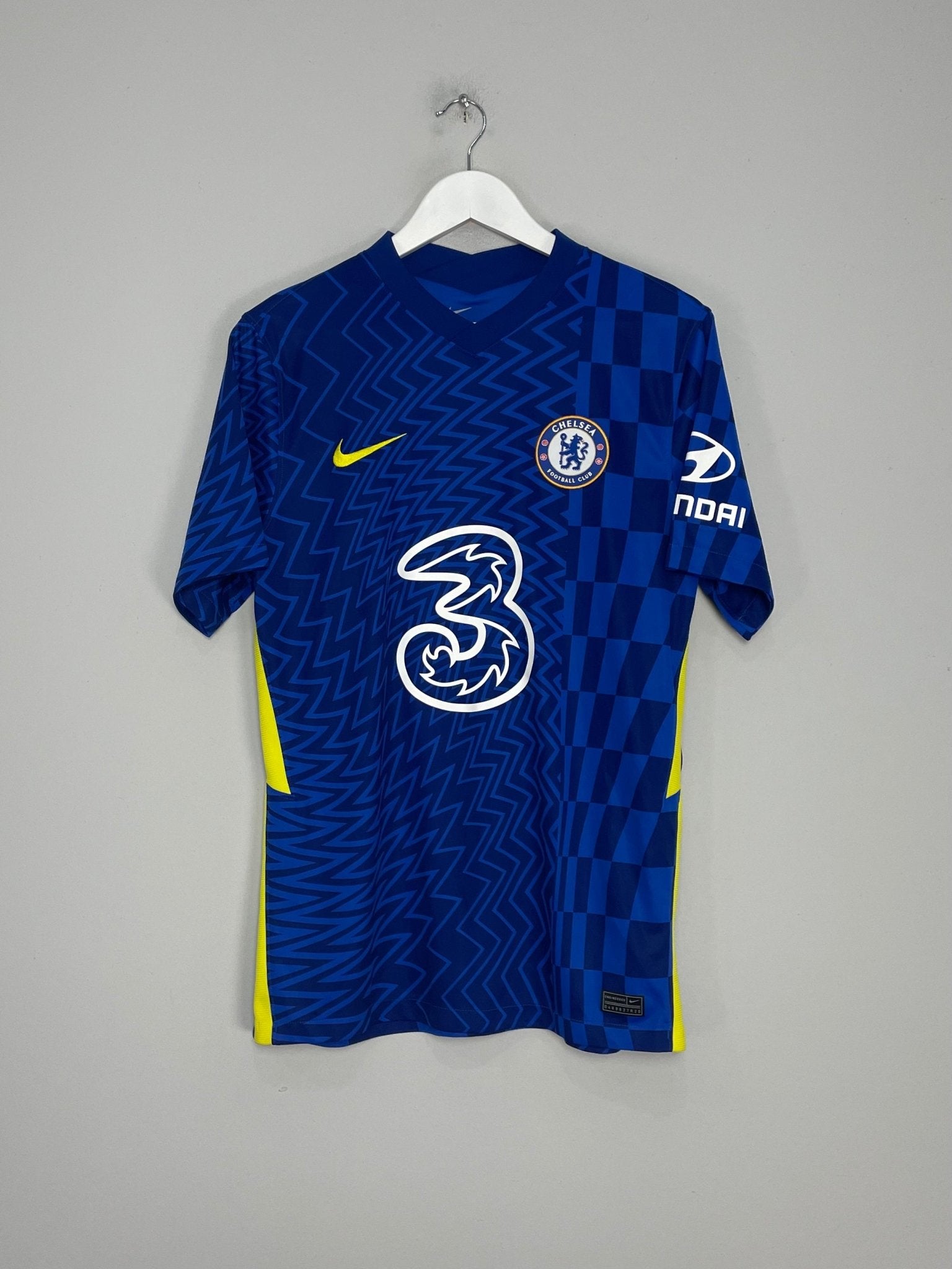 Shop 2021/22 CHELSEA AZPILICUETA #28 HOME SHIRT (M) NIKE, classic football shirts, vintage football shirts & retro soccer jerseys at Cult Kits