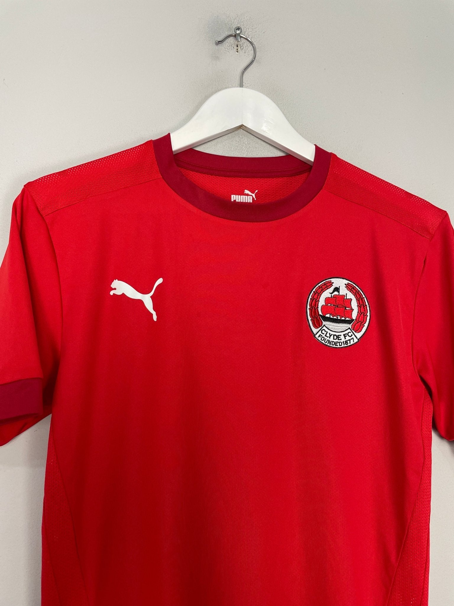 Shop 2021/22 CLYDE FC #5 TRAINING SHIRT (M) PUMA, classic football shirts, vintage football shirts & retro soccer jerseys at Cult Kits