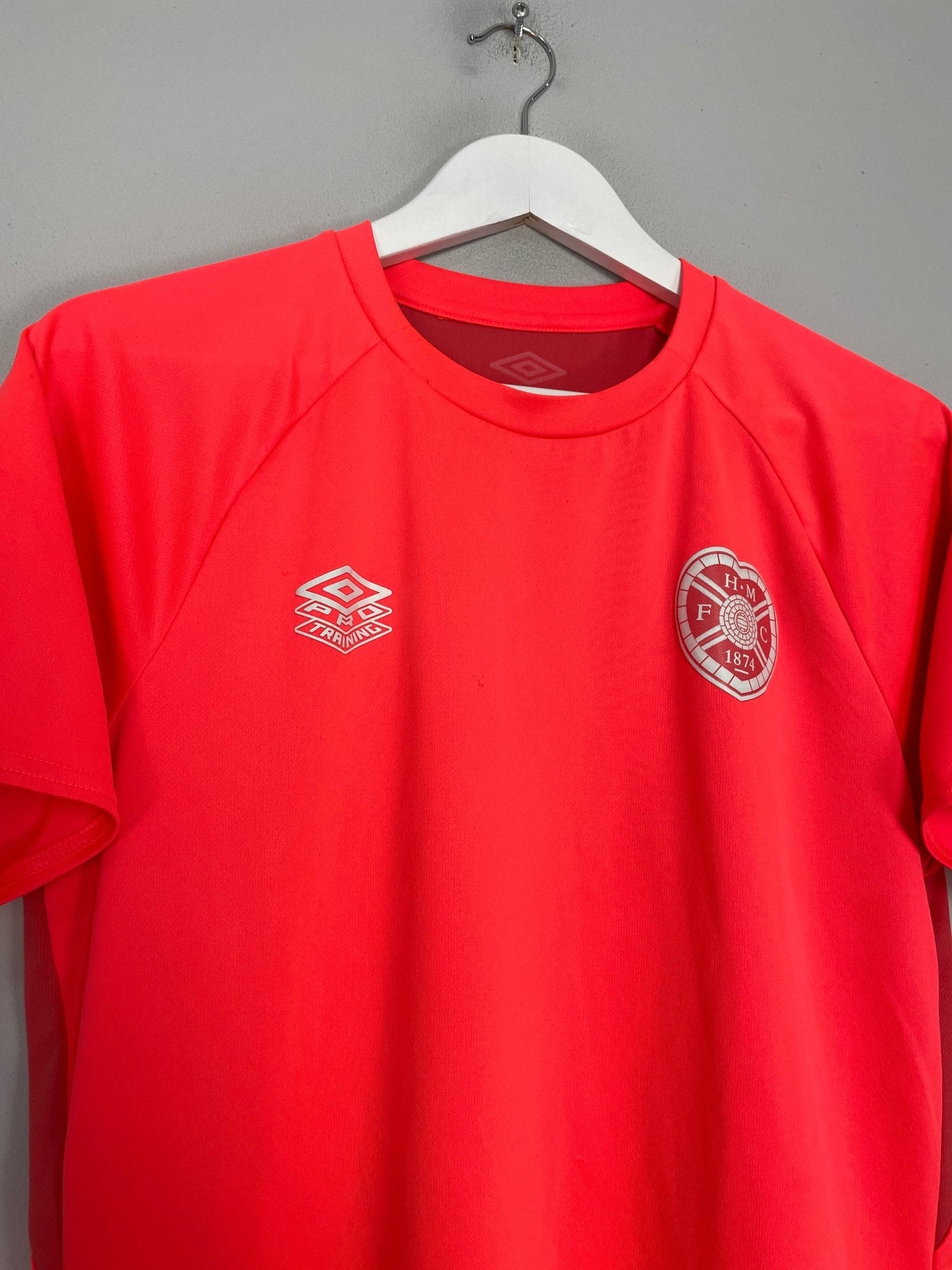 Shop 2021/22 HEARTS TRAINING SHIRT (M) UMBRO, classic football shirts, vintage football shirts & retro soccer jerseys at Cult Kits