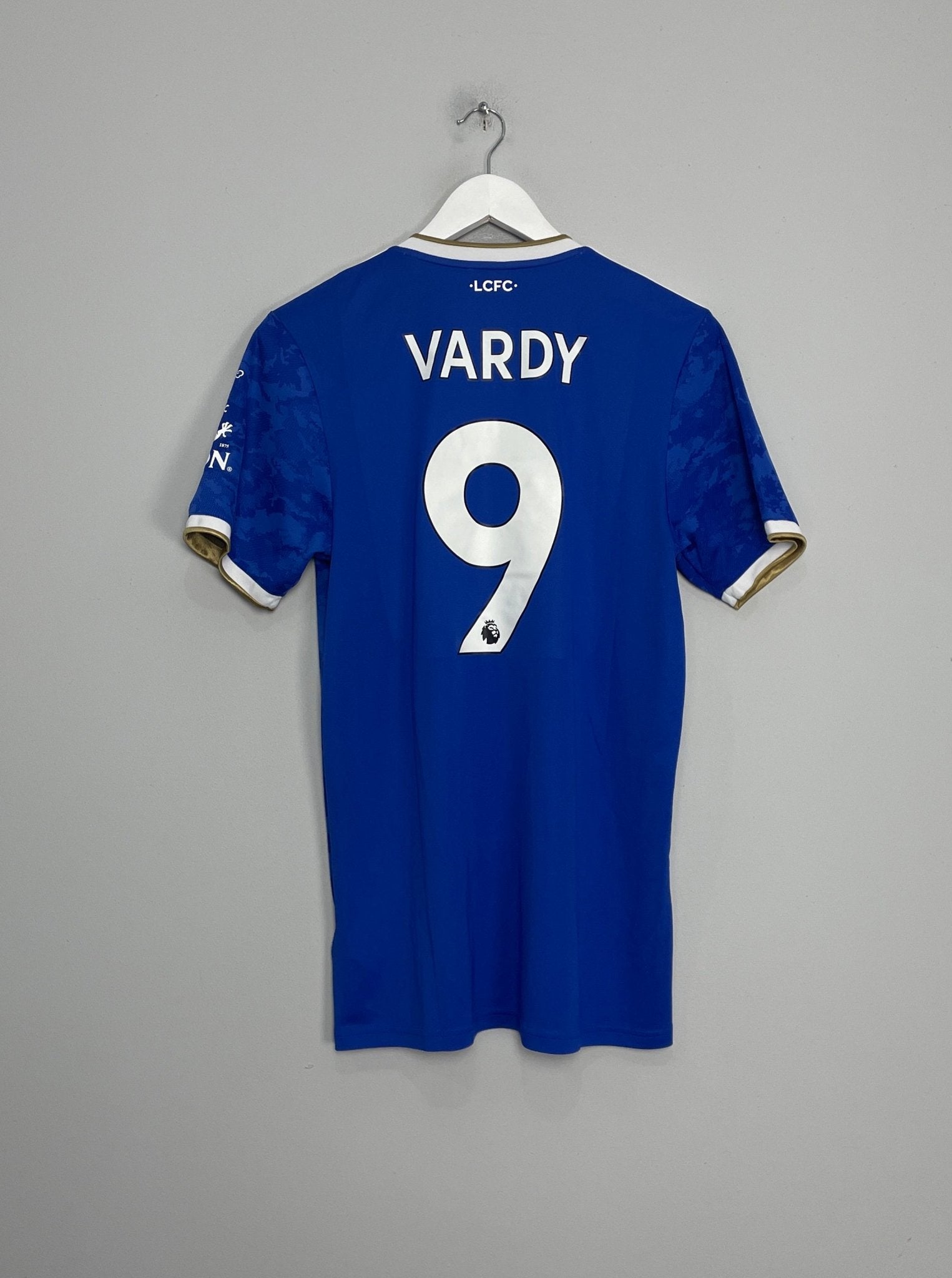 Shop 2021/22 LEICESTER CITY VARDY #9 HOME SHIRT (M) ADIDAS, classic football shirts, vintage football shirts & retro soccer jerseys at Cult Kits