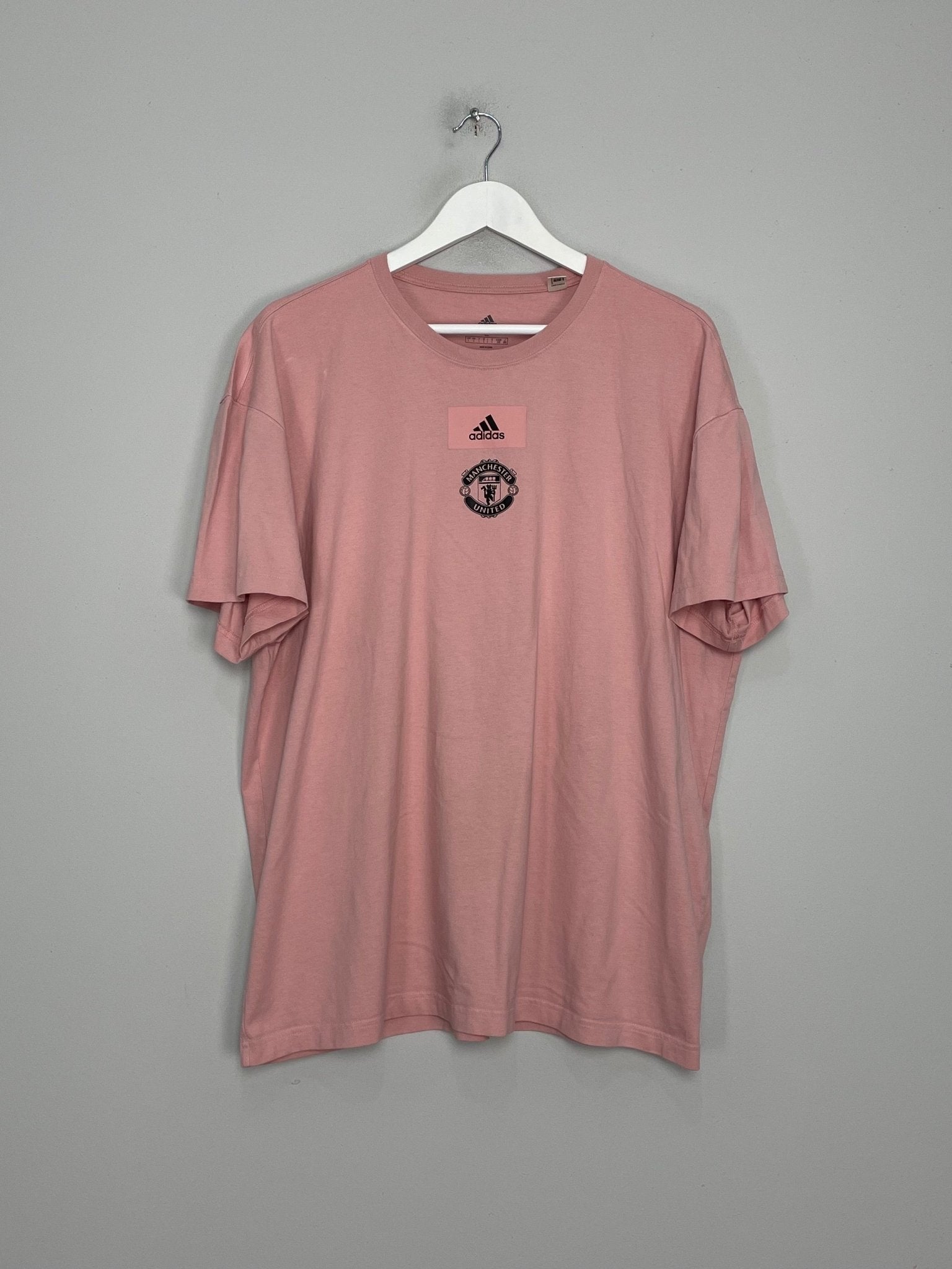 Shop 2021/22 MANCHESTER UNITED T-SHIRT (L) ADIDAS, classic football shirts, vintage football shirts & retro soccer jerseys at Cult Kits
