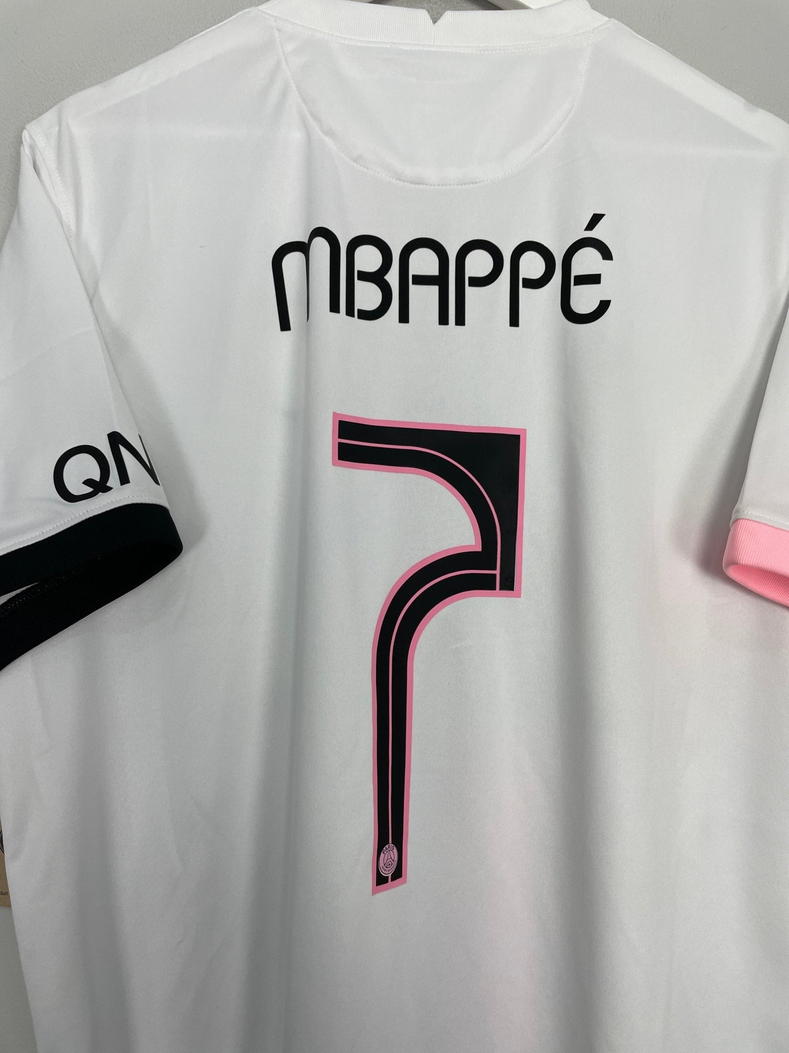 Shop 2021/22 PSG MBAPPE #7 *BNWT* AWAY SHIRT (XL) NIKE, classic football shirts, vintage football shirts & retro soccer jerseys at Cult Kits