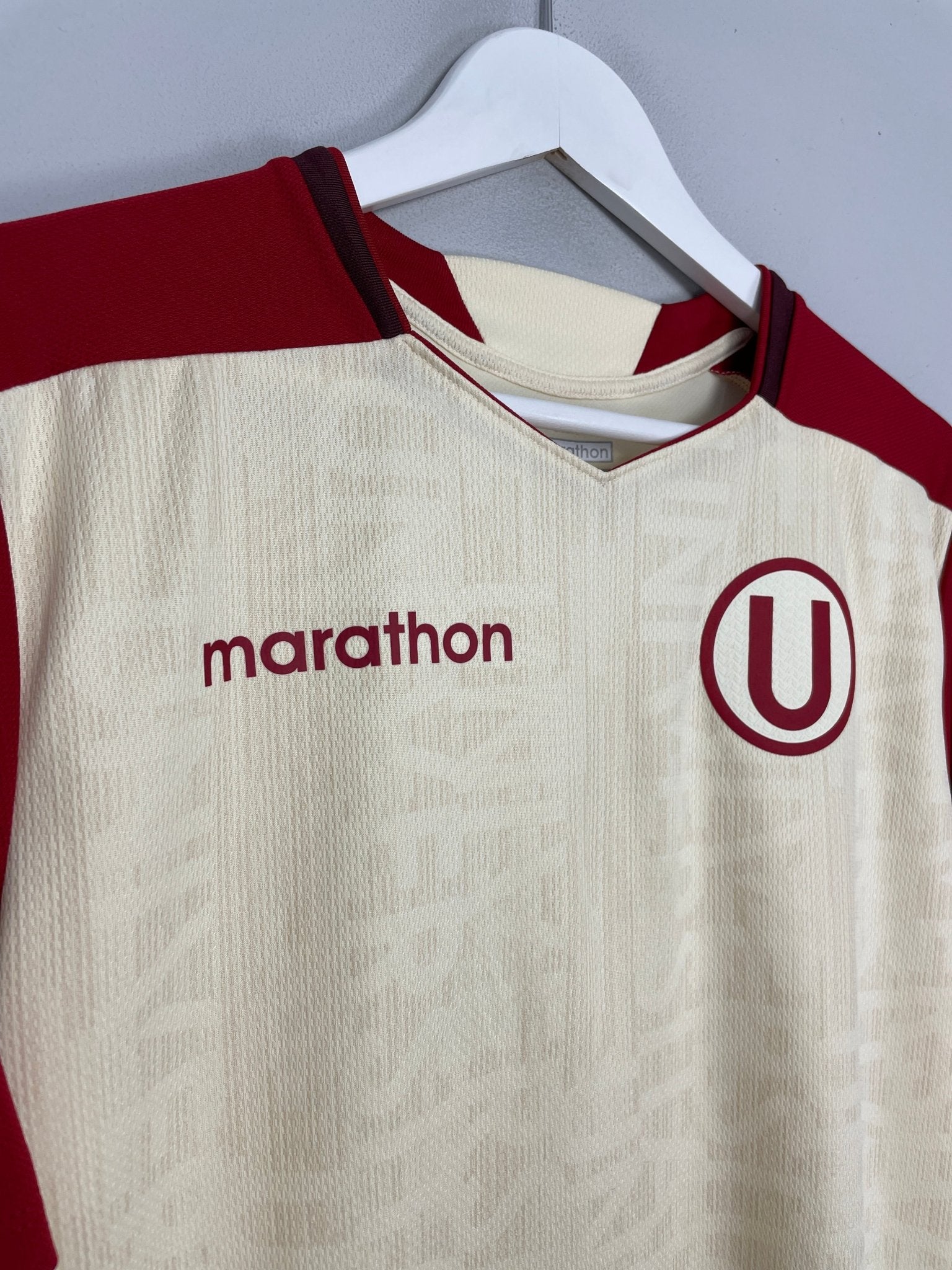 Shop 2022 UNIVERSITARIO HOME SHIRT (L) MARATHON, classic football shirts, vintage football shirts & retro soccer jerseys at Cult Kits