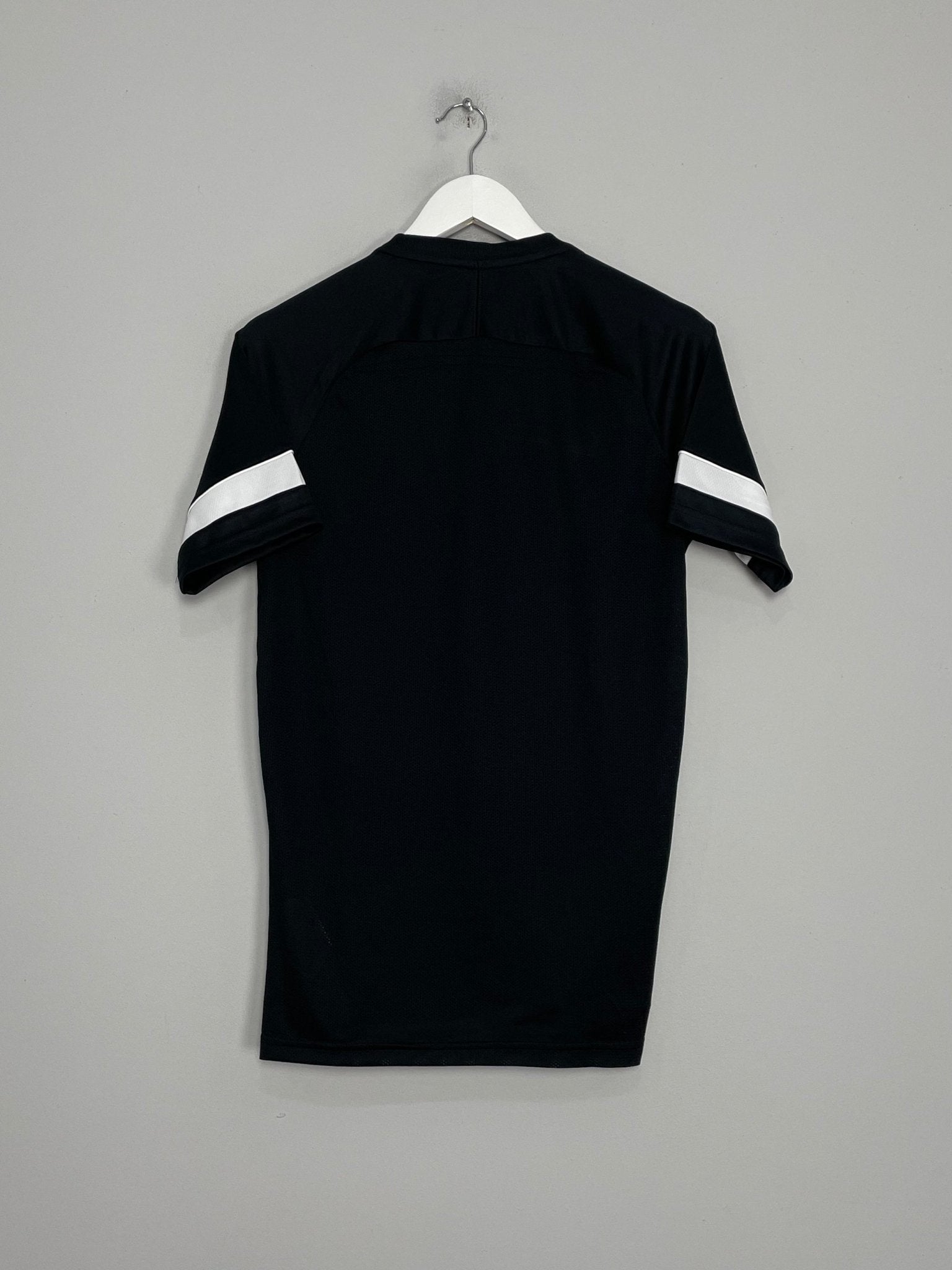 Shop 2022/23 BARCELONA TRAINING SHIRT (M) NIKE, classic football shirts, vintage football shirts & retro soccer jerseys at Cult Kits