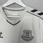 Shop 2022/23 EVERTON TRAINING SHIRT (M) HUMMEL, classic football shirts, vintage football shirts & retro soccer jerseys at Cult Kits