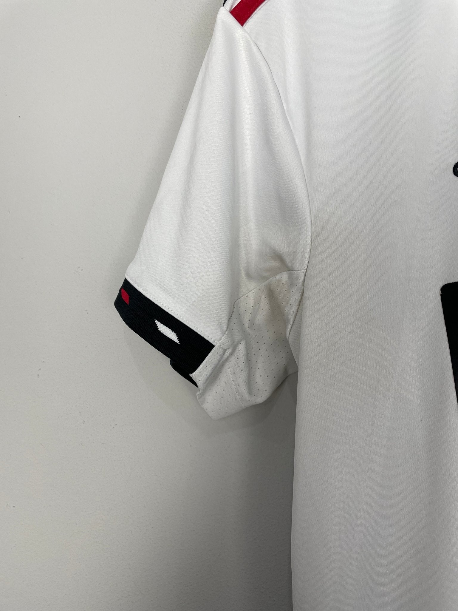 Shop 2022/23 MANCHESTER UNITED AWAY SHIRT (M) ADIDAS, classic football shirts, vintage football shirts & retro soccer jerseys at Cult Kits