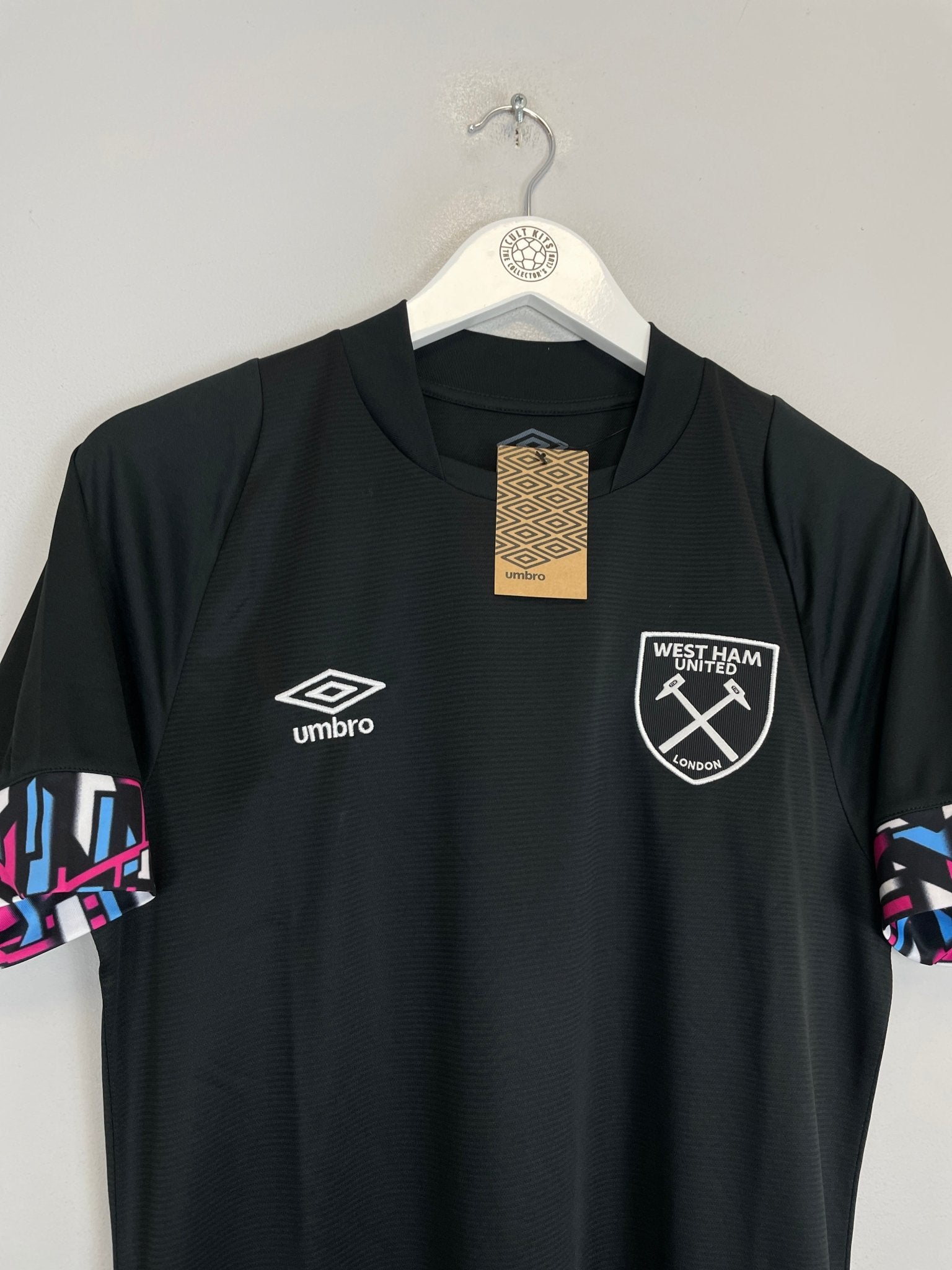 Shop 2022/23 WEST HAM *BNWT* AWAY SHIRT (S) UMBRO, classic football shirts, vintage football shirts & retro soccer jerseys at Cult Kits