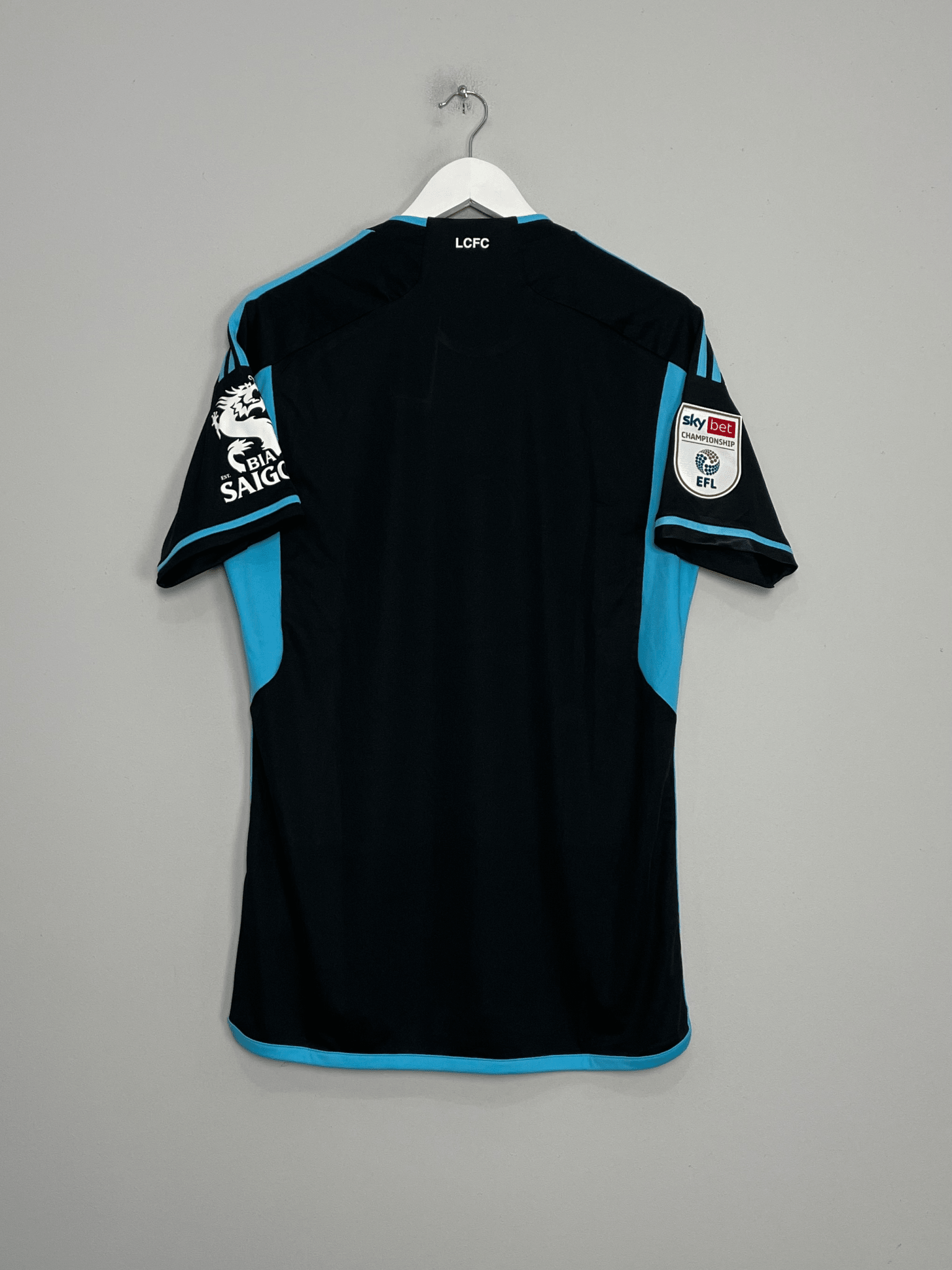 Shop 2023/24 LEICESTER CITY AWAY SHIRT (M) ADIDAS, classic football shirts, vintage football shirts & retro soccer jerseys at Cult Kits