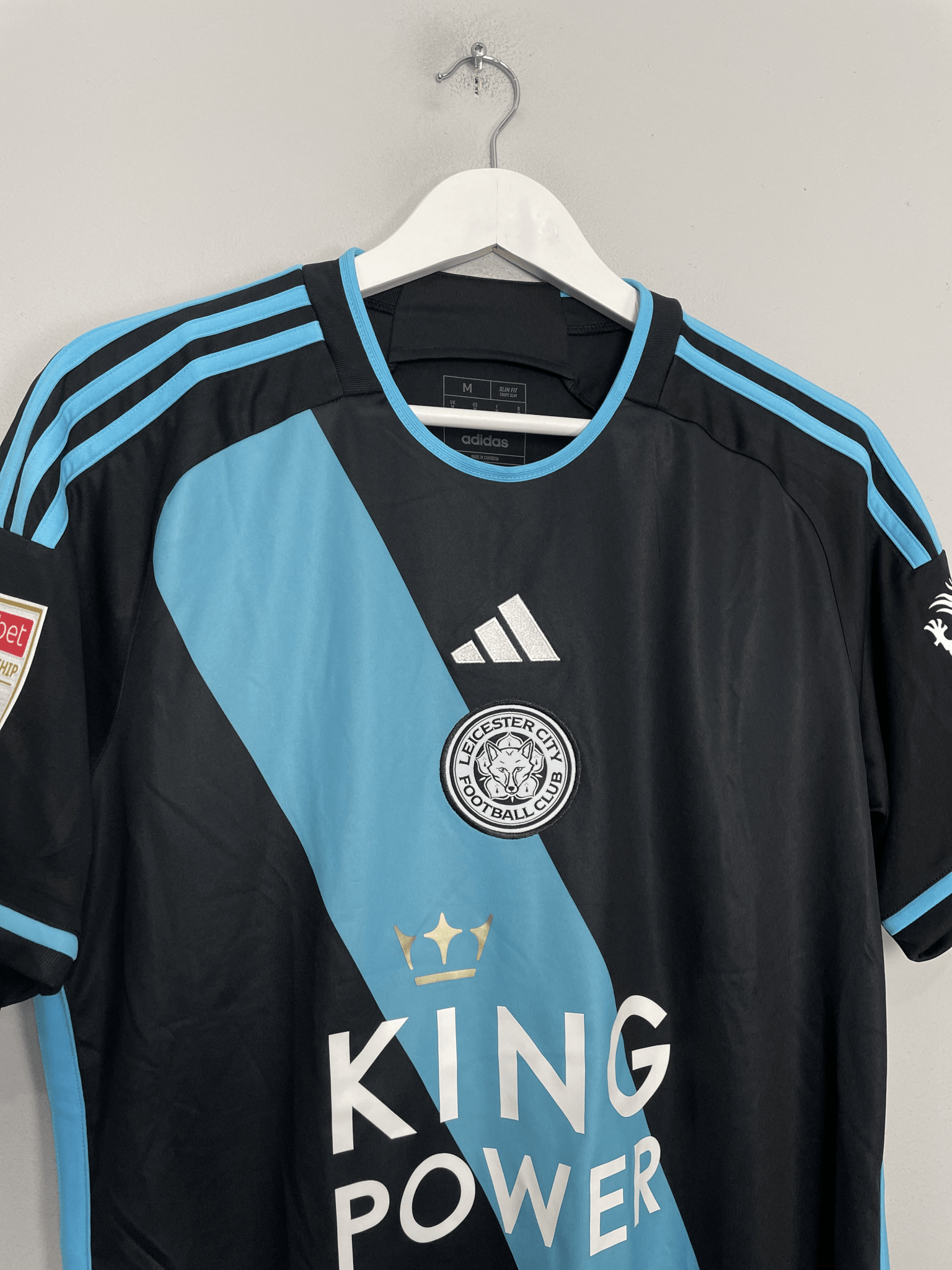 Shop 2023/24 LEICESTER CITY AWAY SHIRT (M) ADIDAS, classic football shirts, vintage football shirts & retro soccer jerseys at Cult Kits