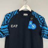 2023/24 NAPOLI *BNWT* TRAINING SHIRT (M) EA7 - Cult Kits - Medium - Buy Vintage Football Shirts, Authentic Retro Football Shirts For Sale, Classic Football Shirts & Soccer Jersey