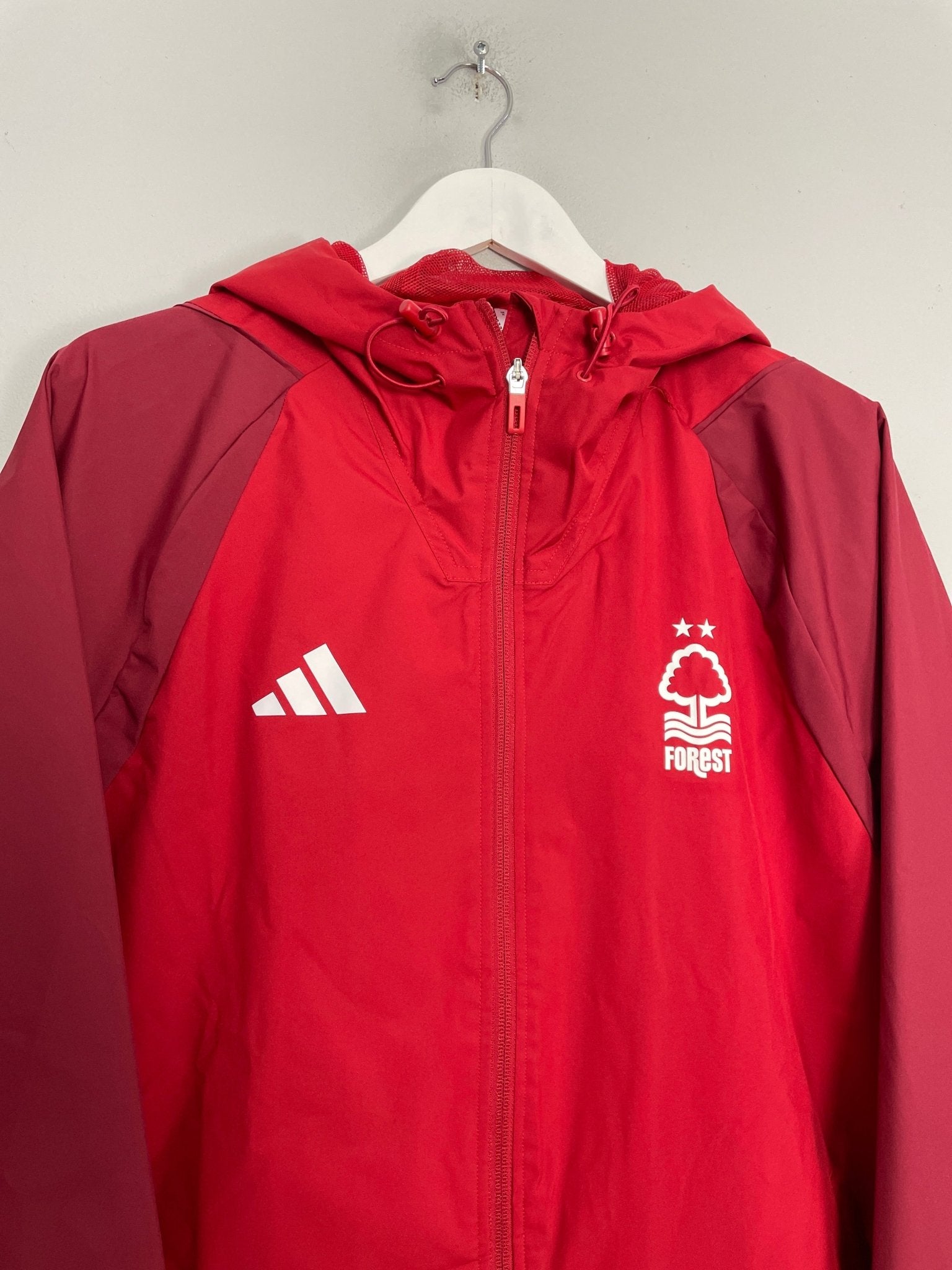 Shop 2023/24 NOTTINGHAM FOREST HOODED JACKET (M) ADIDAS, classic football shirts, vintage football shirts & retro soccer jerseys at Cult Kits