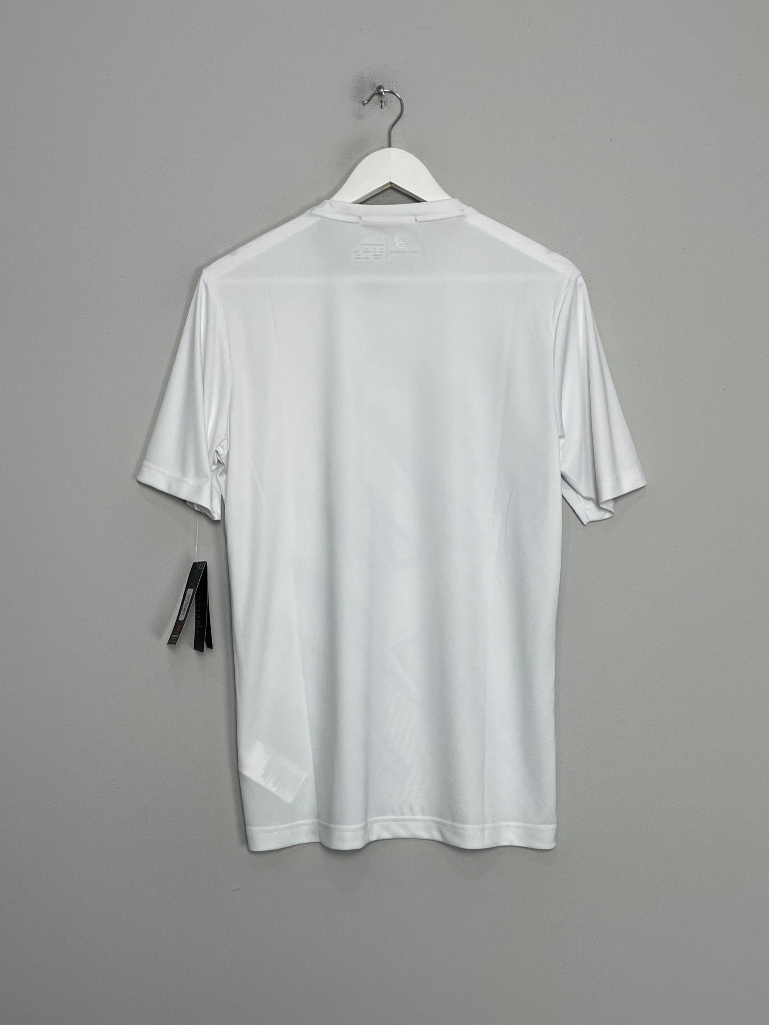 Shop 2023/24 PORTO *BNWT* PRE MATCH SHIRT (M) NEW BALANCE, classic football shirts, vintage football shirts & retro soccer jerseys at Cult Kits