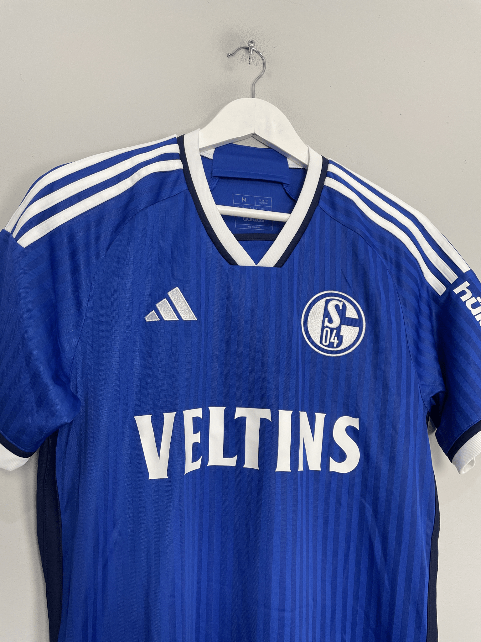 Shop 2023/24 SCHALKE HOME SHIRT (M) ADIDAS, classic football shirts, vintage football shirts & retro soccer jerseys at Cult Kits