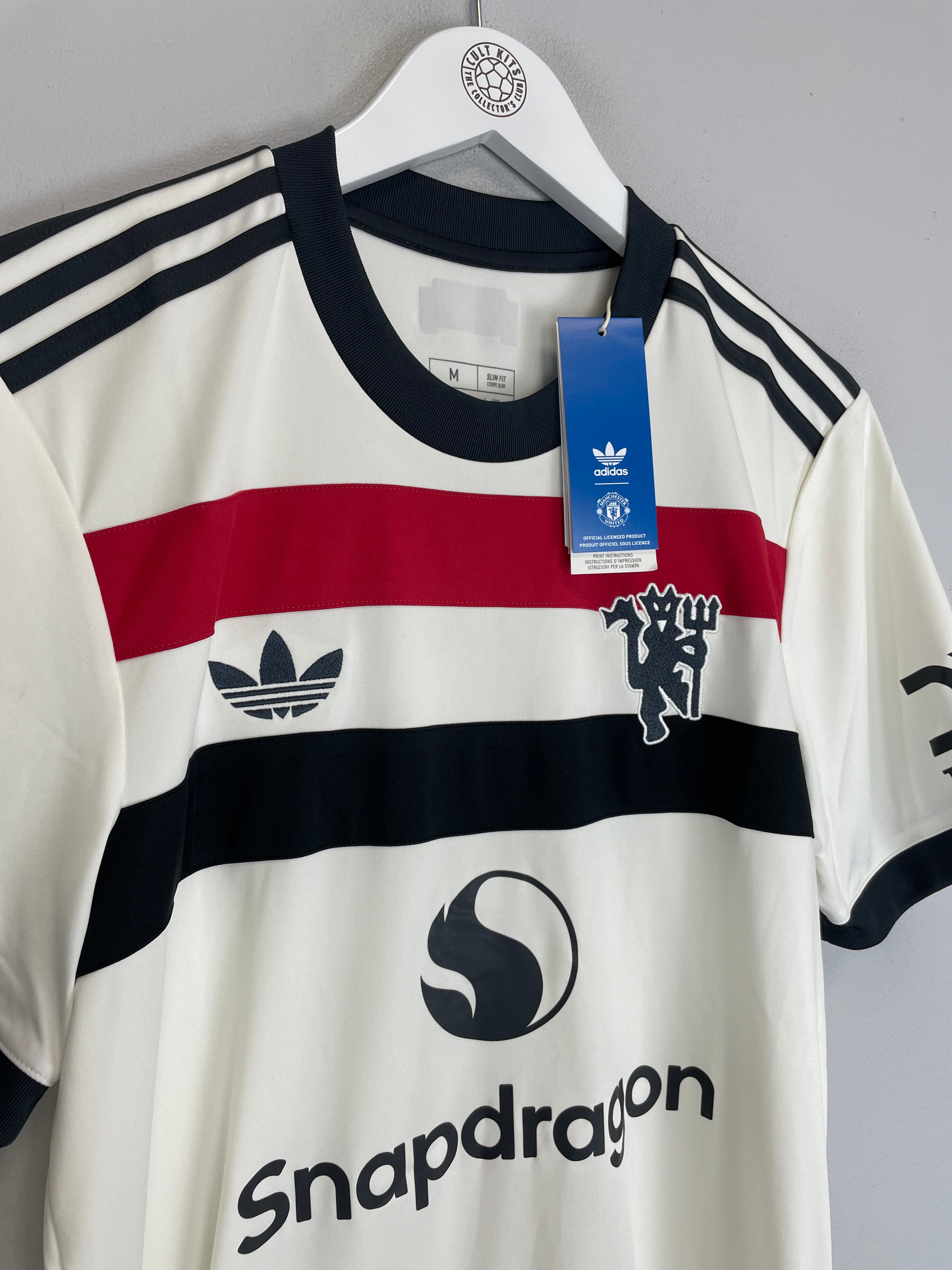 2024-25 Manchester United Third Shirt, Cult Kits, Vintage Football Shirts & Classic Football Shirts - close up