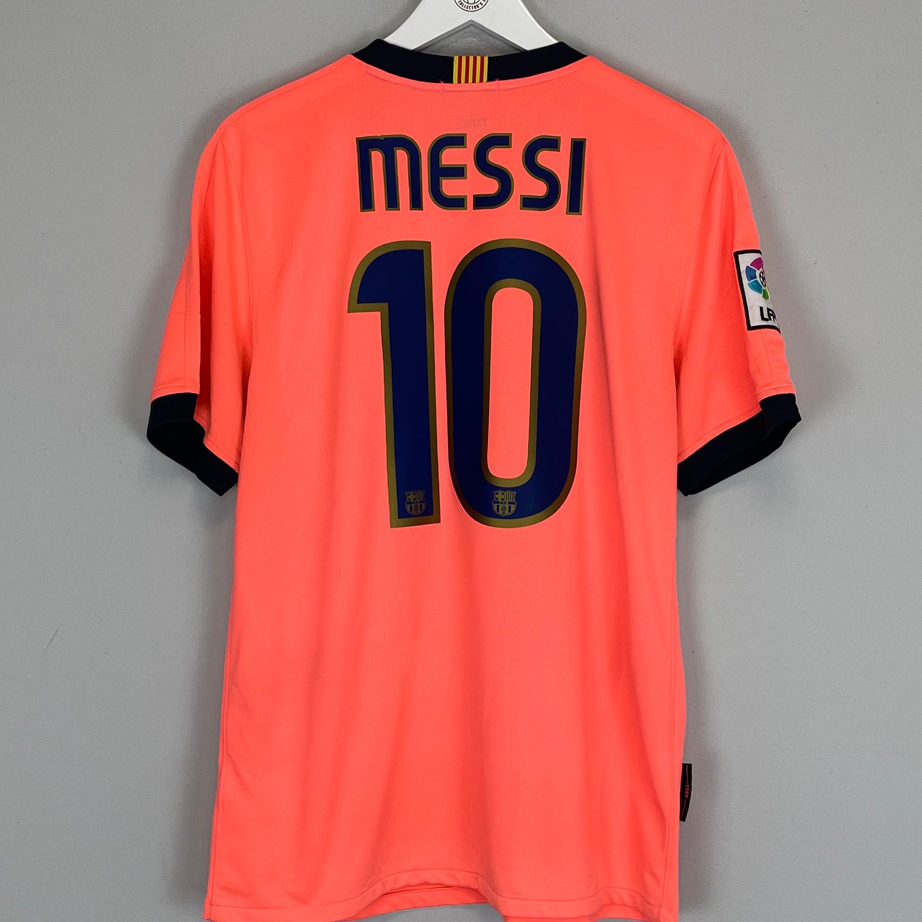 Shop 2009/10 BARCELONA MESSI #10 AWAY SHIRT (M) NIKE, classic football shirts, vintage football shirts & retro soccer jerseys at Cult Kits