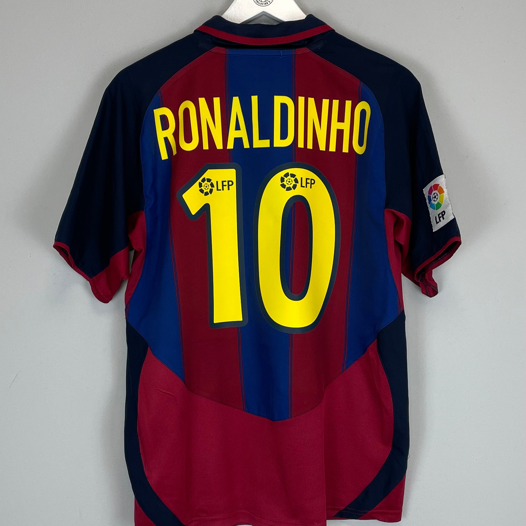 Shop 2003/04 BARCELONA RONALDINHO #10 HOME (M) NIKE, classic football shirts, vintage football shirts & retro soccer jerseys at Cult Kits