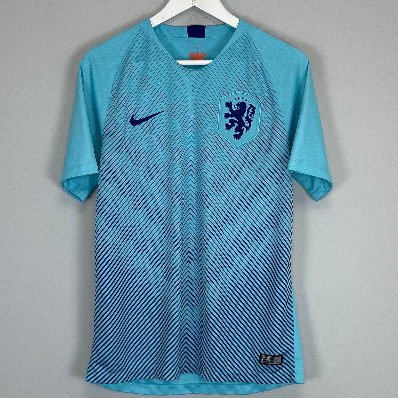 Shop 2018/19 NETHERLANDS AWAY SHIRT (M) NIKE, classic football shirts, vintage football shirts & retro soccer jerseys at Cult Kits