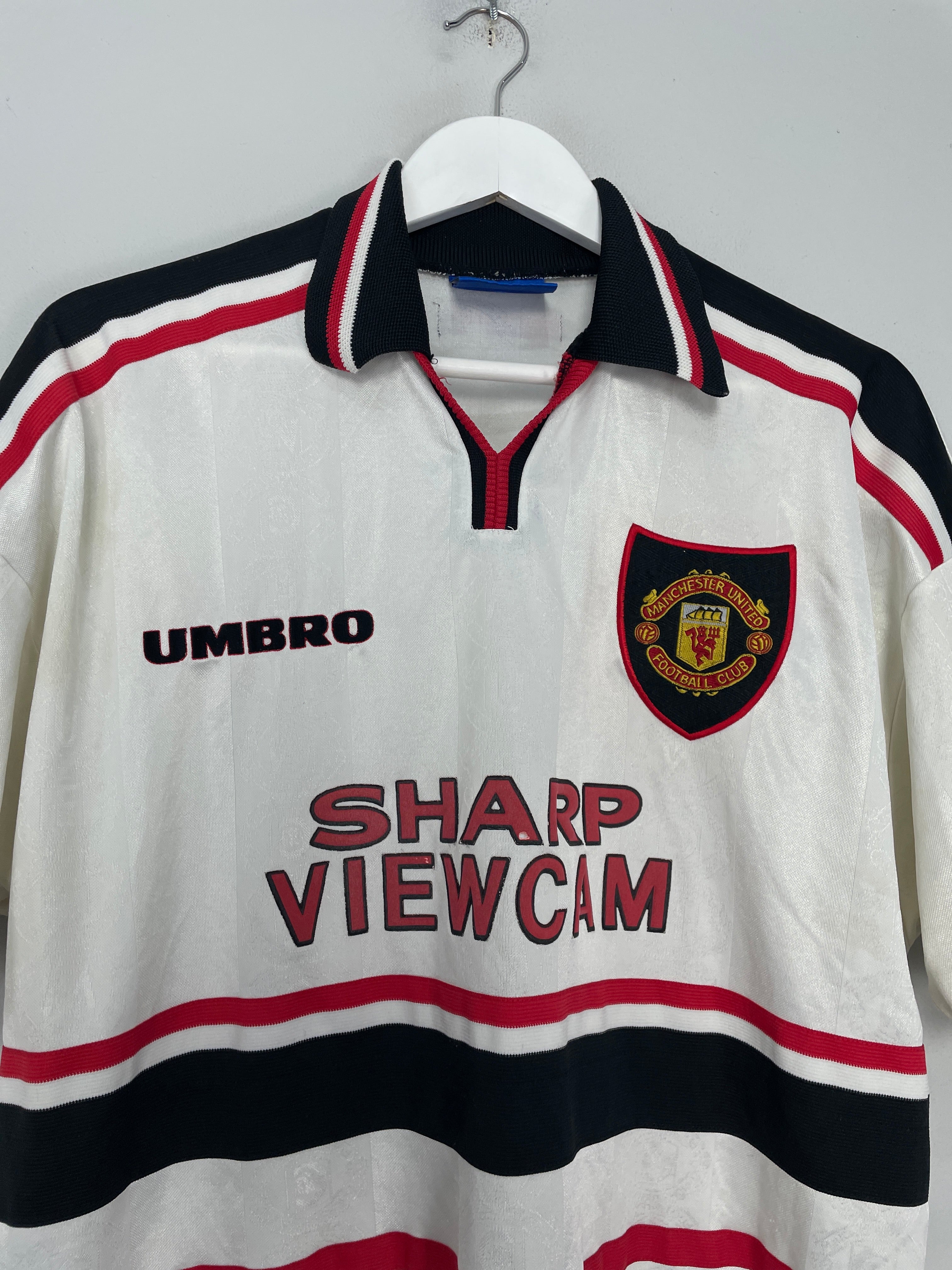 Shop 1997/99 MANCHESTER UNITED AWAY SHIRT (XL) UMBRO, classic football shirts, vintage football shirts & retro soccer jerseys at Cult Kits