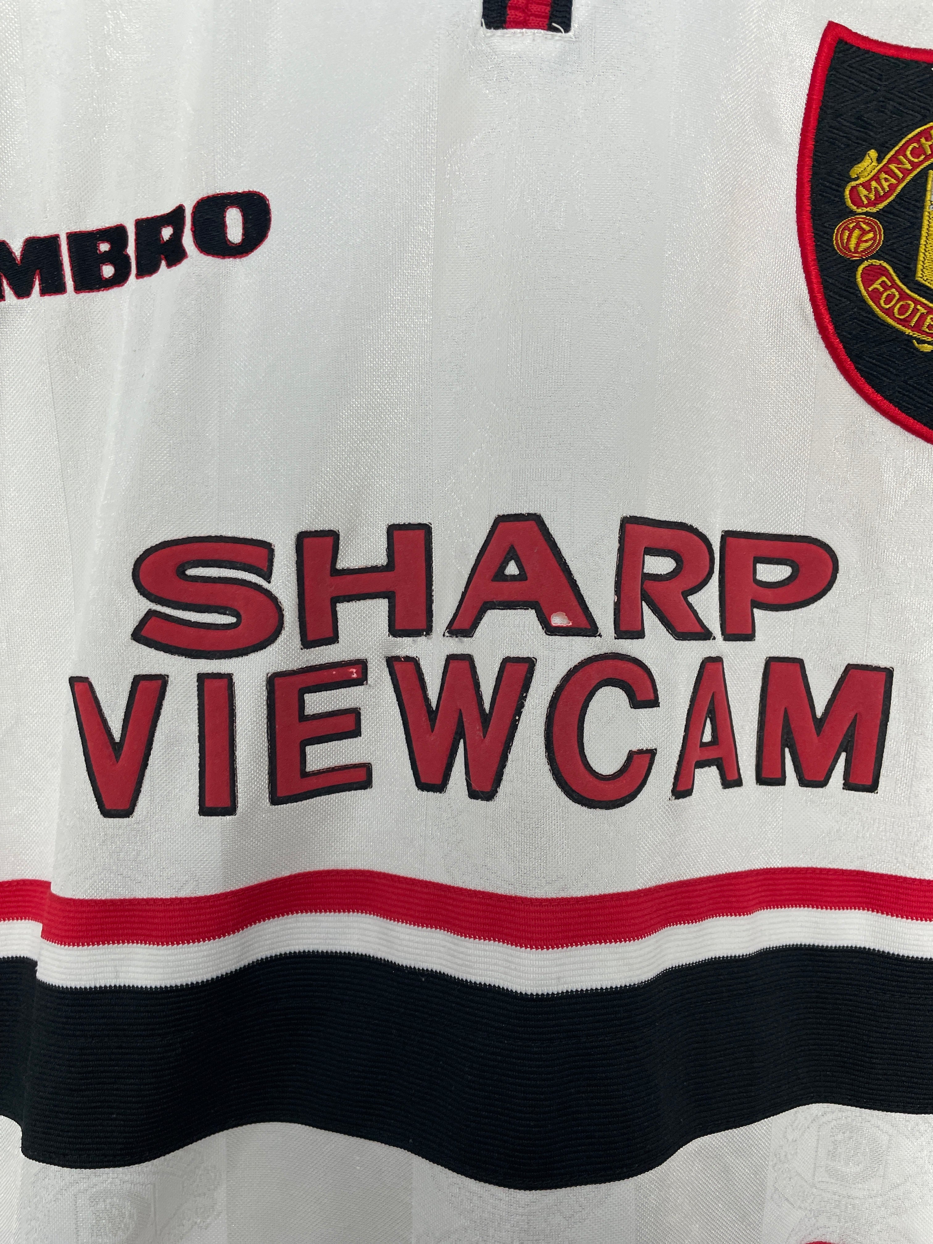Shop 1997/99 MANCHESTER UNITED AWAY SHIRT (XL) UMBRO, classic football shirts, vintage football shirts & retro soccer jerseys at Cult Kits