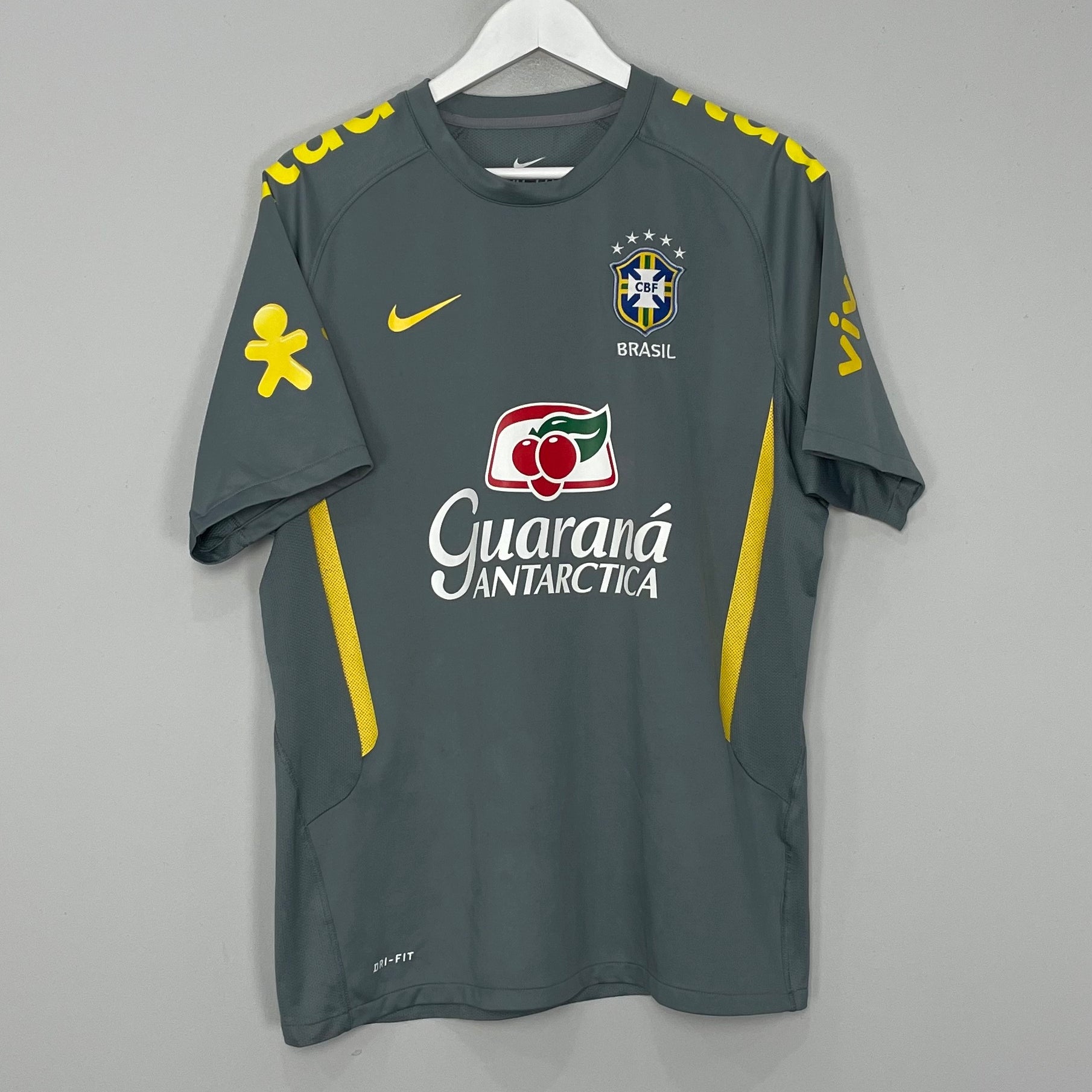 Shop 2014/15 BRAZIL TRAINING SHIRT (L) NIKE, classic football shirts, vintage football shirts & retro soccer jerseys at Cult Kits