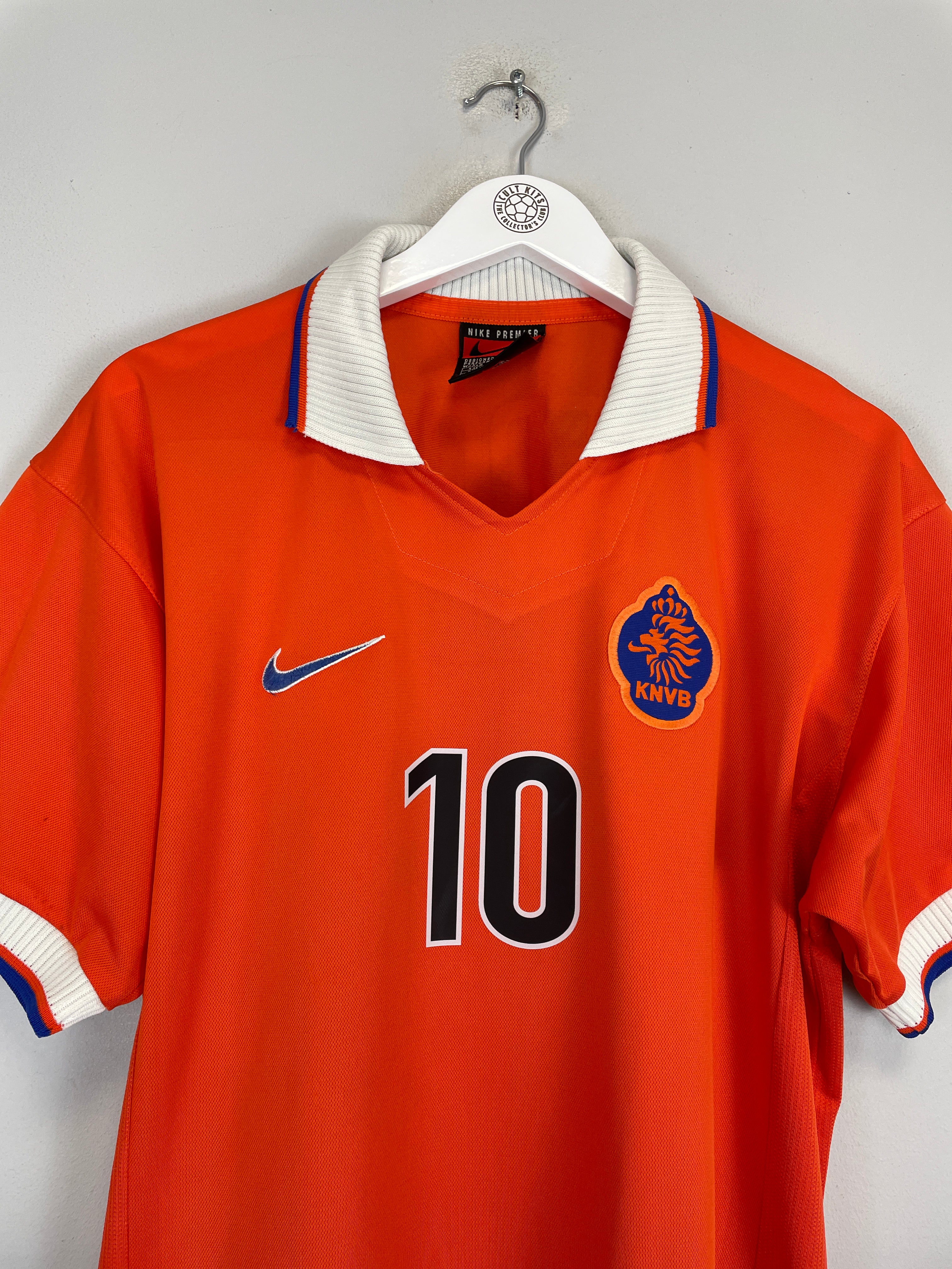 Shop 1997/98 NETHERLANDS SEEDORF HOME SHIRT (L) NIKE, classic football shirts, vintage football shirts & retro soccer jerseys at Cult Kits