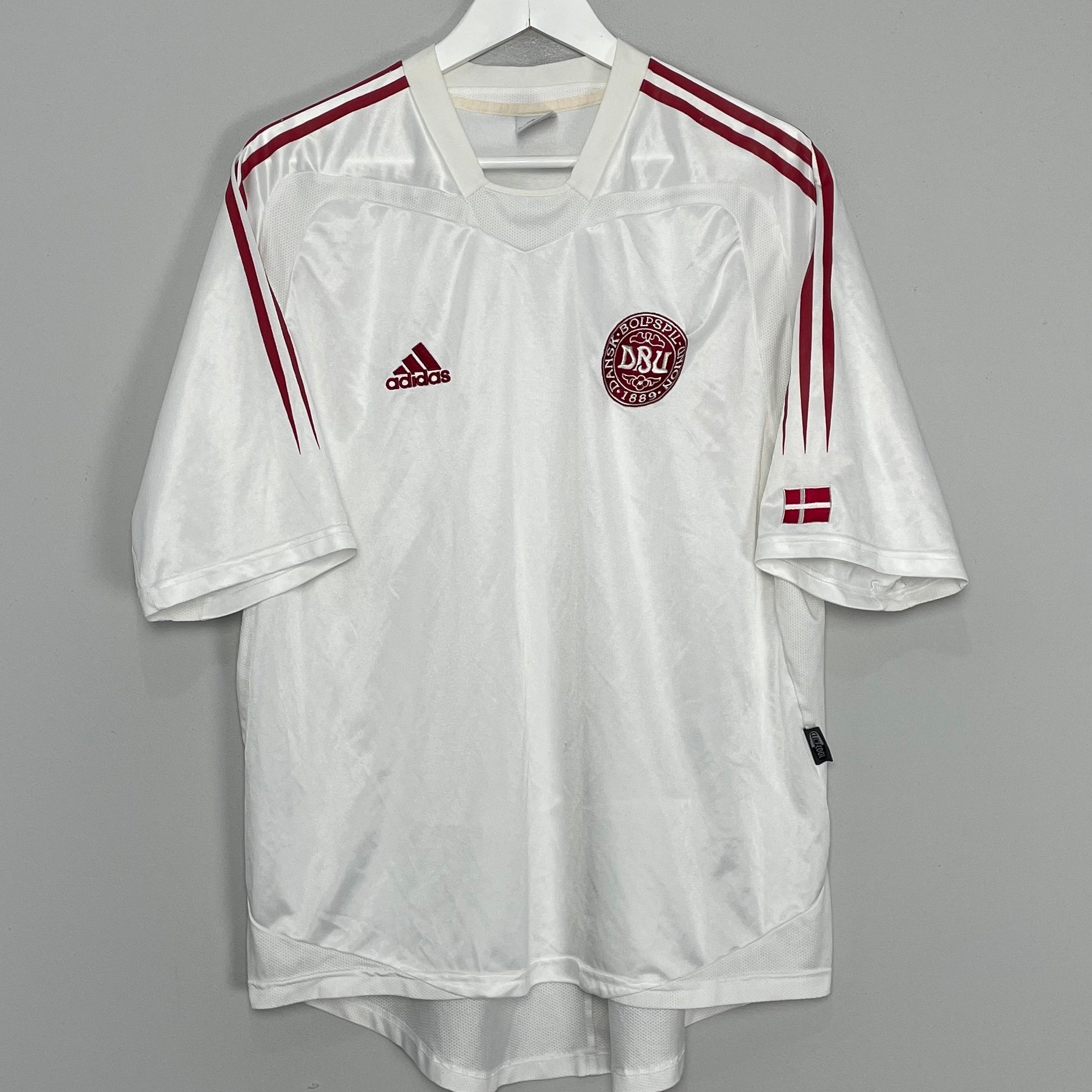 Shop 2004/06 DENMARK AWAY SHIRT (XL) ADIDAS, classic football shirts, vintage football shirts & retro soccer jerseys at Cult Kits