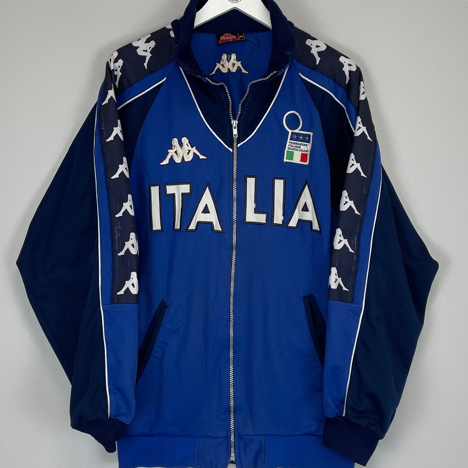 Shop 2000/01 ITALY TRACK JACKET (XL) KAPPA, classic football shirts, vintage football shirts & retro soccer jerseys at Cult Kits