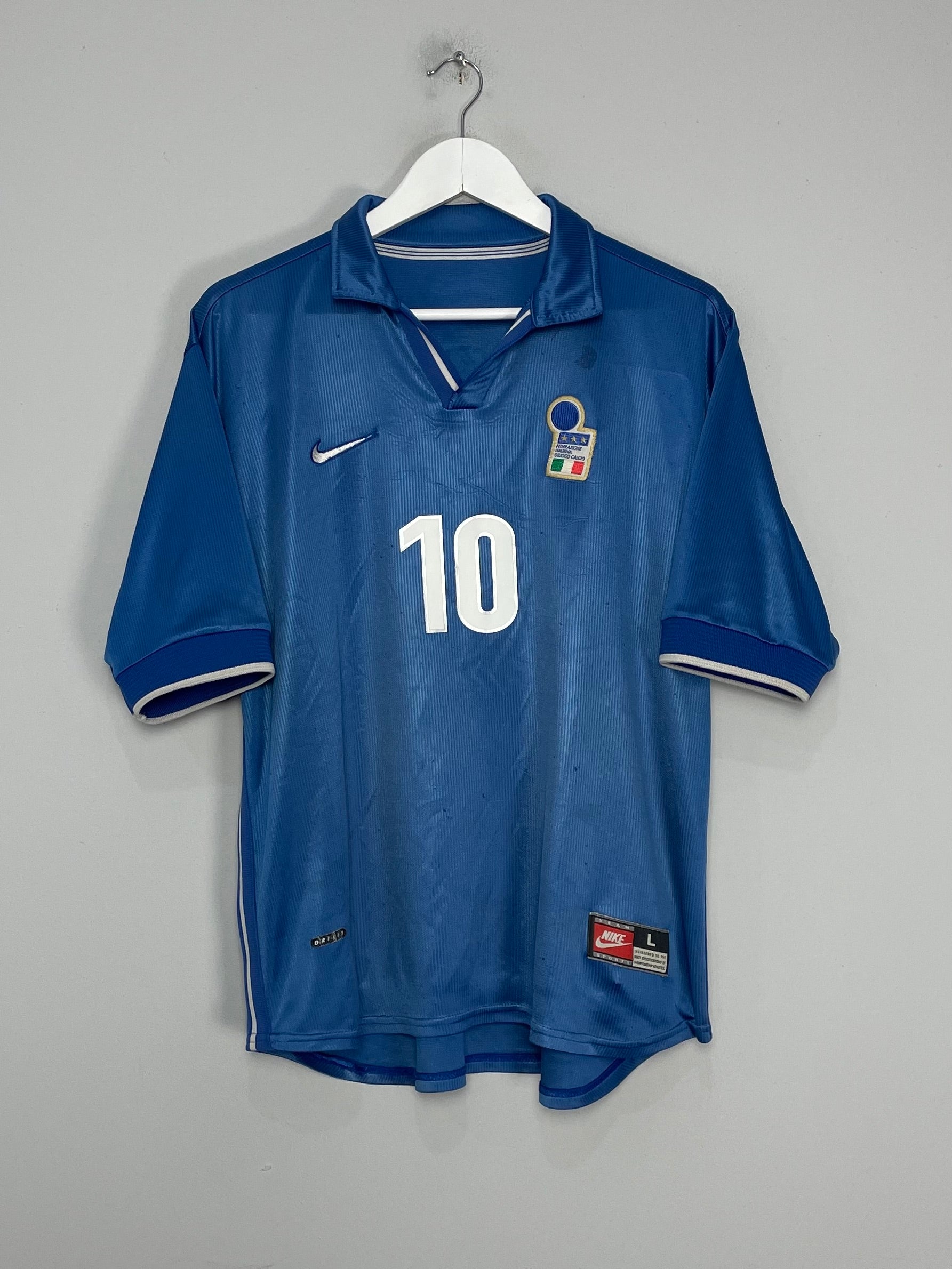 Shop 1997/98 ITALY DEL PIERO #10 HOME SHIRT (L) NIKE, classic football shirts, vintage football shirts & retro soccer jerseys at Cult Kits