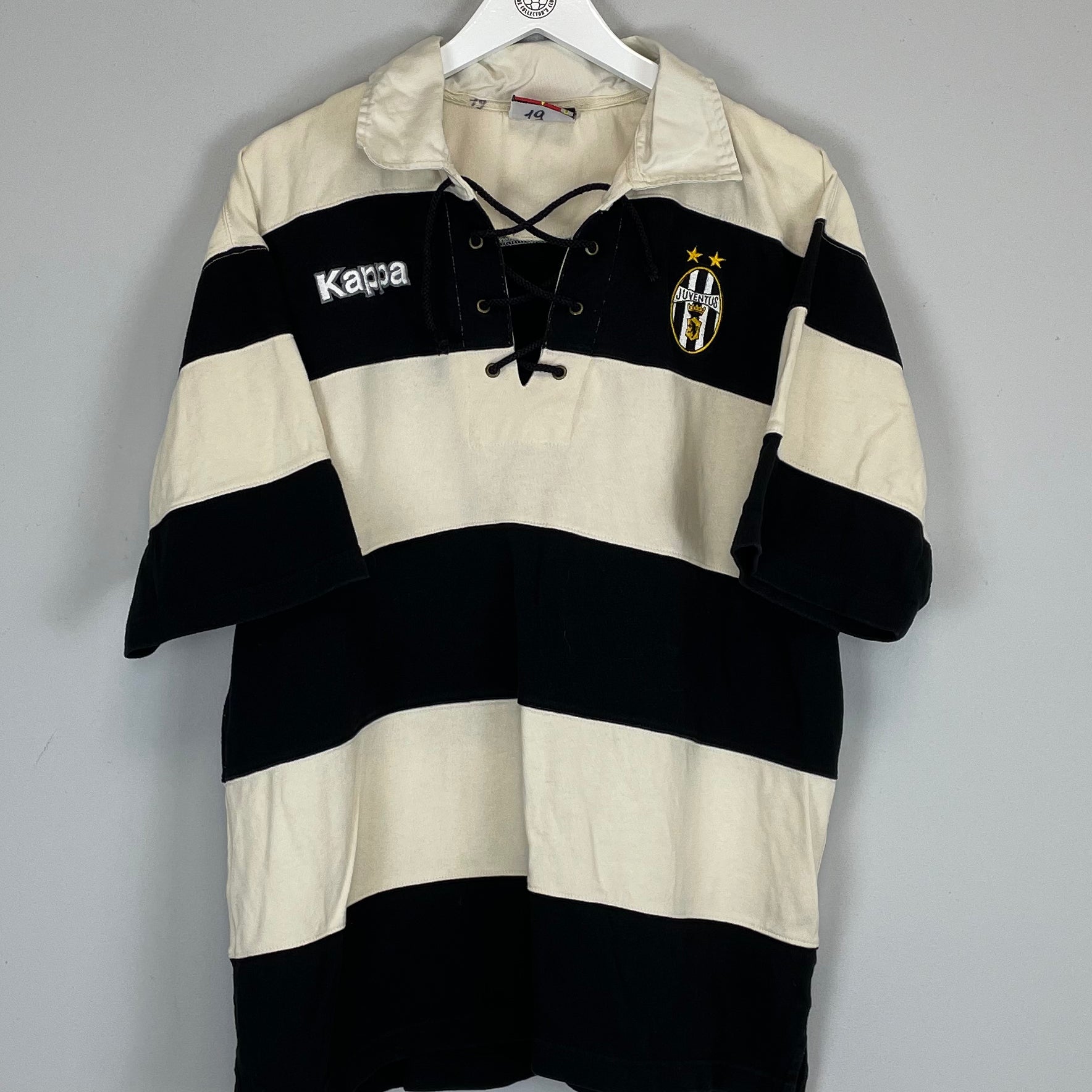 Shop 1997/98 JUVENTUS RUGBY POLO SHIRT (XL) KAPPA, classic football shirts, vintage football shirts & retro soccer jerseys at Cult Kits